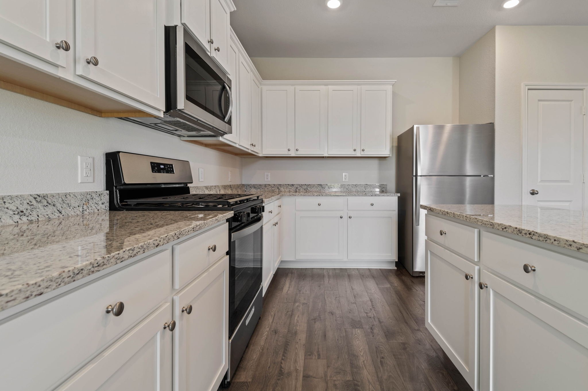 16483 Honeysuckle Hill Drive Property Photo 6