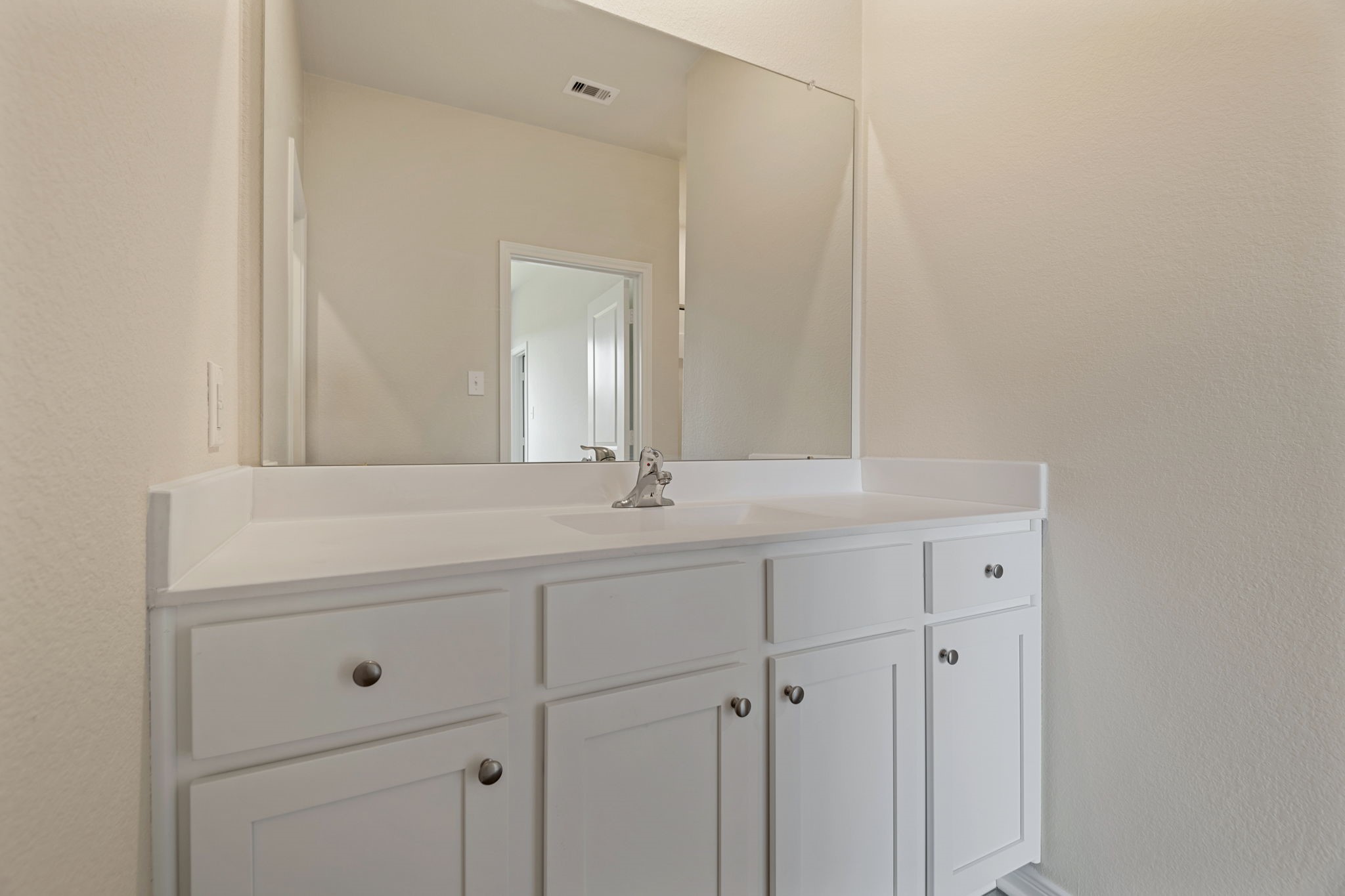 16483 Honeysuckle Hill Drive Property Photo 13