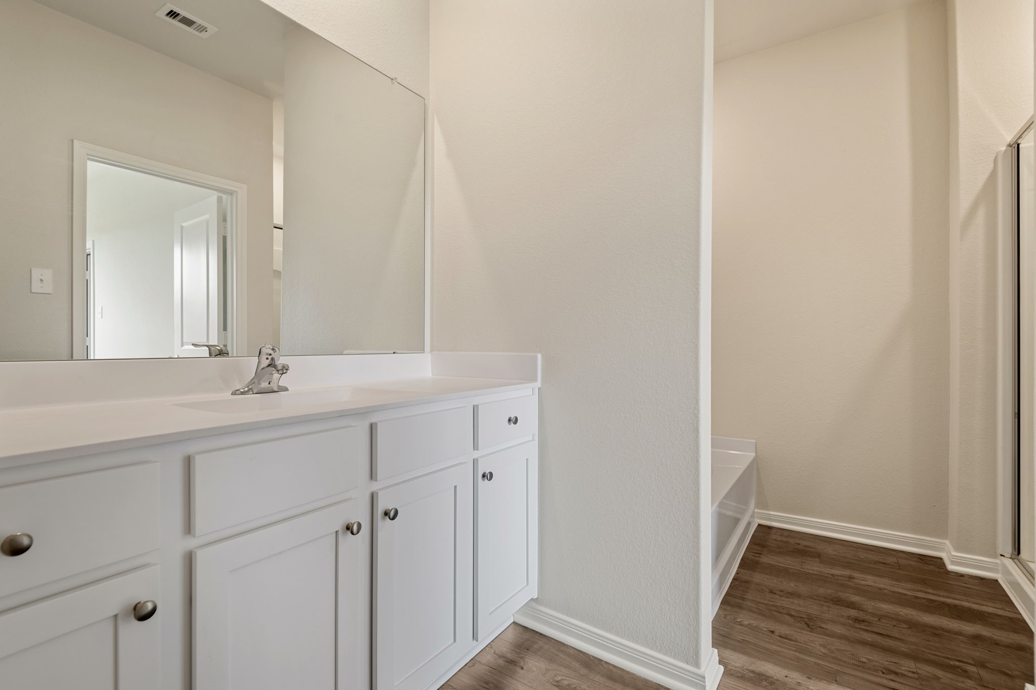 16483 Honeysuckle Hill Drive Property Photo 15