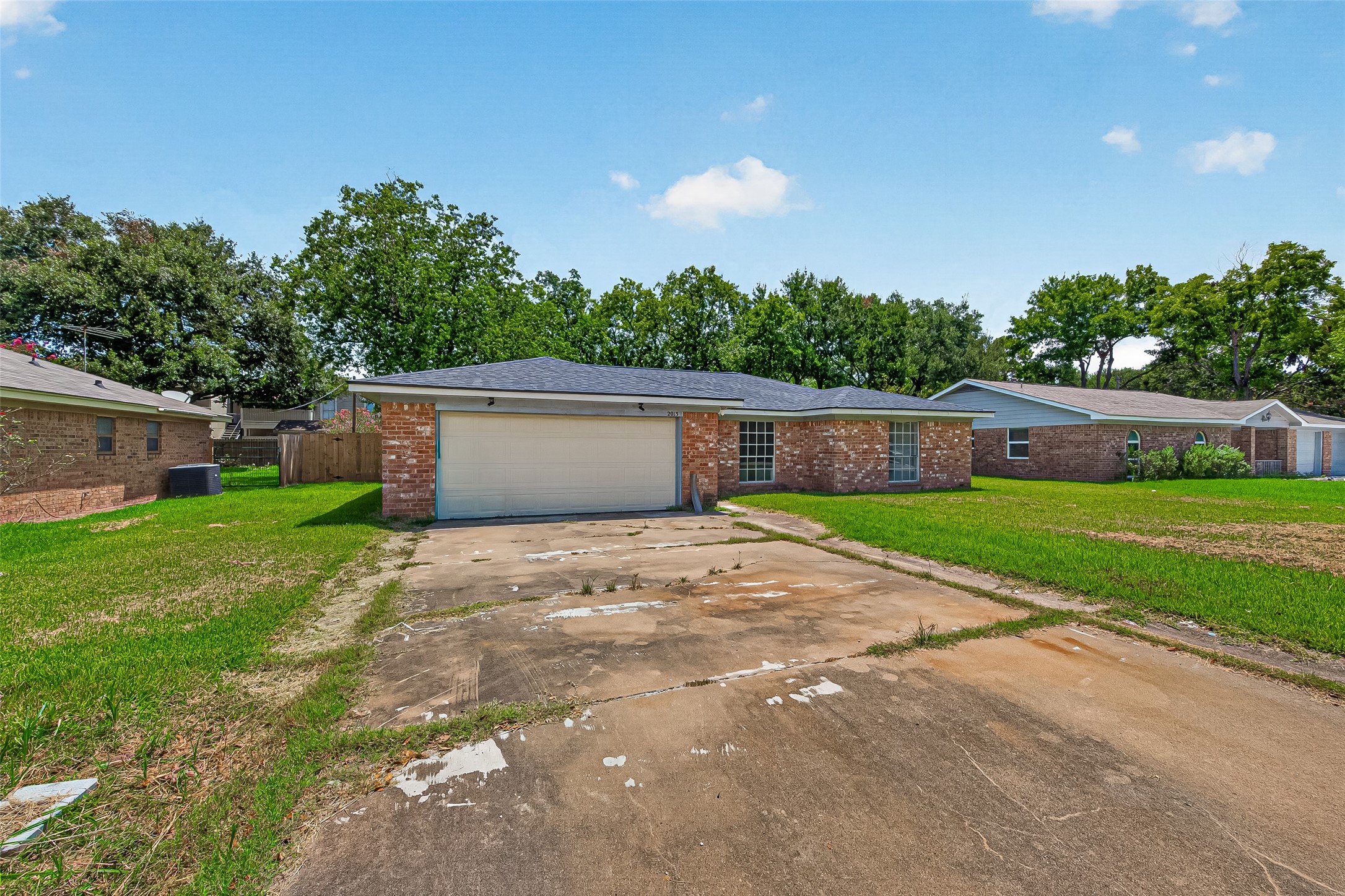 2013 Long Dr Property Photo 2
