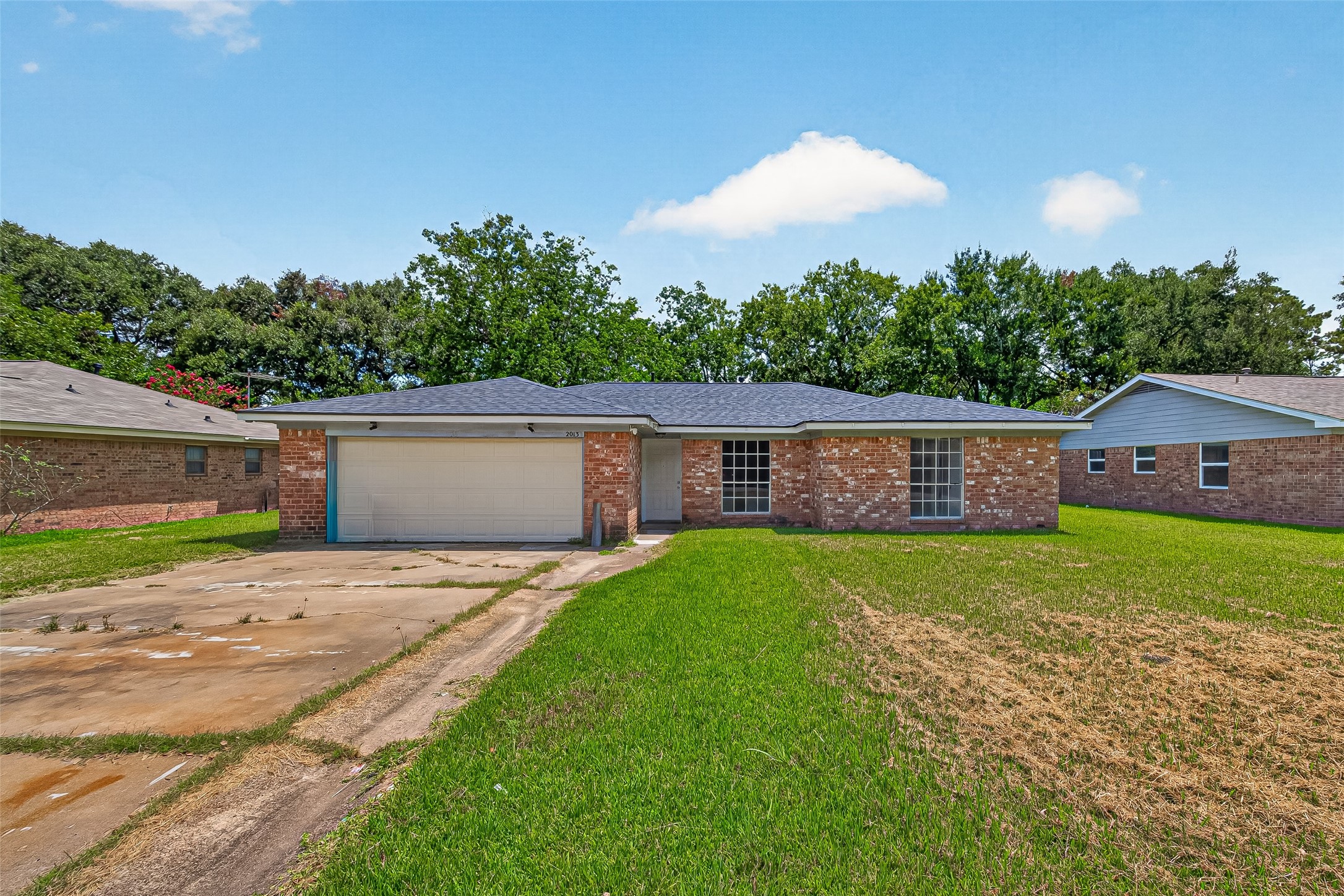 2013 Long Dr Property Photo 4