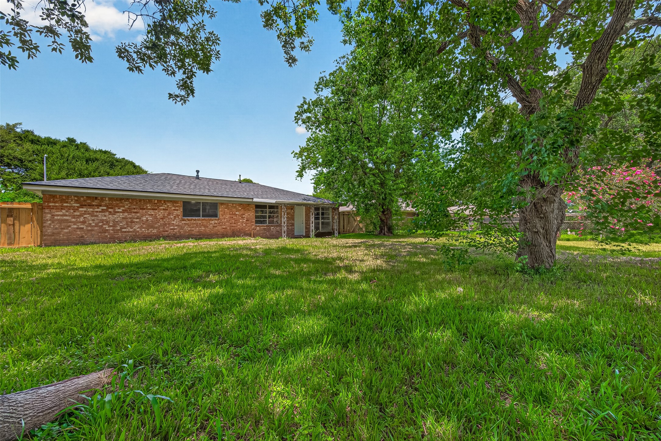 2013 Long Dr Property Photo 42