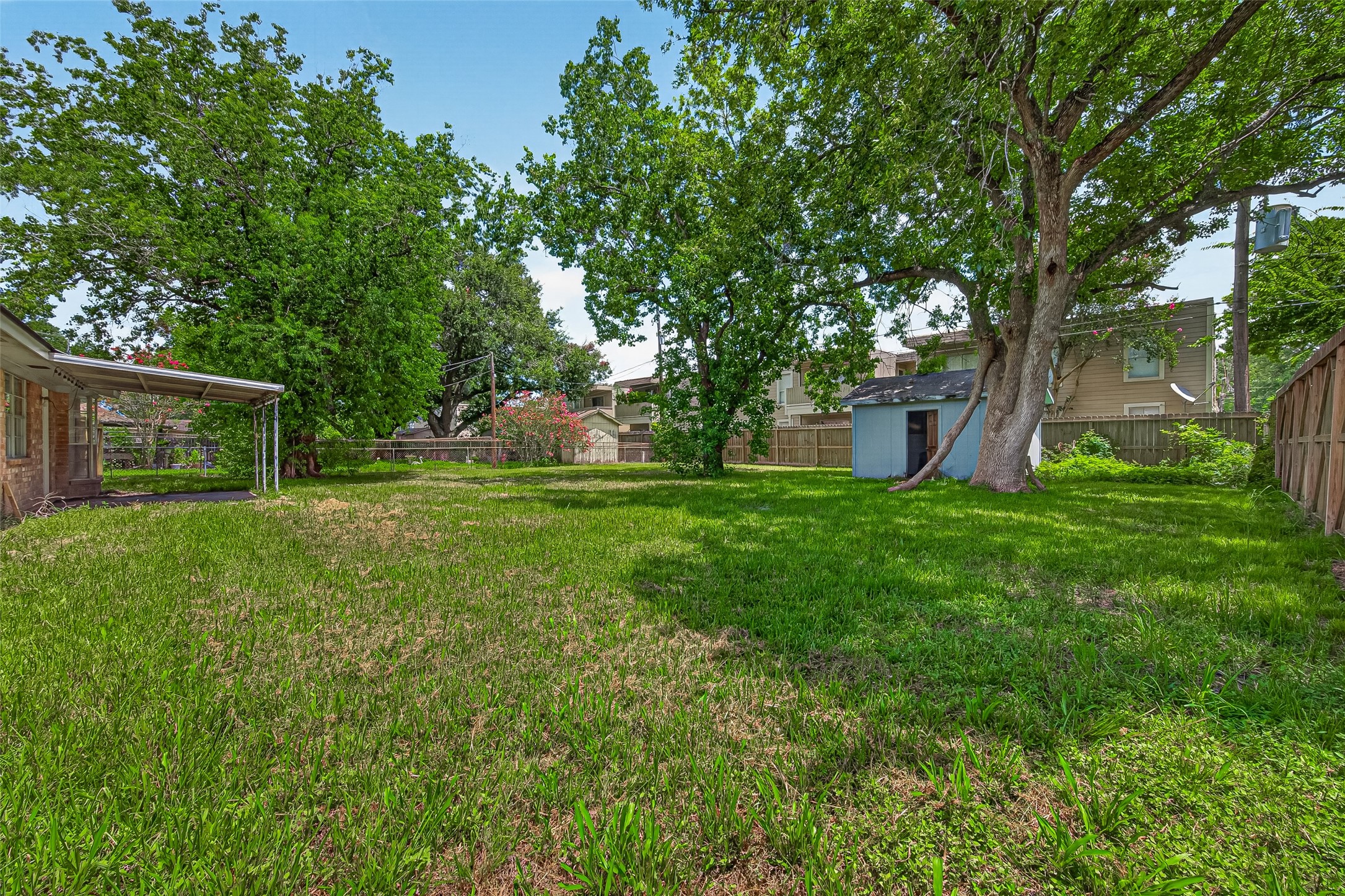 2013 Long Dr Property Photo 43