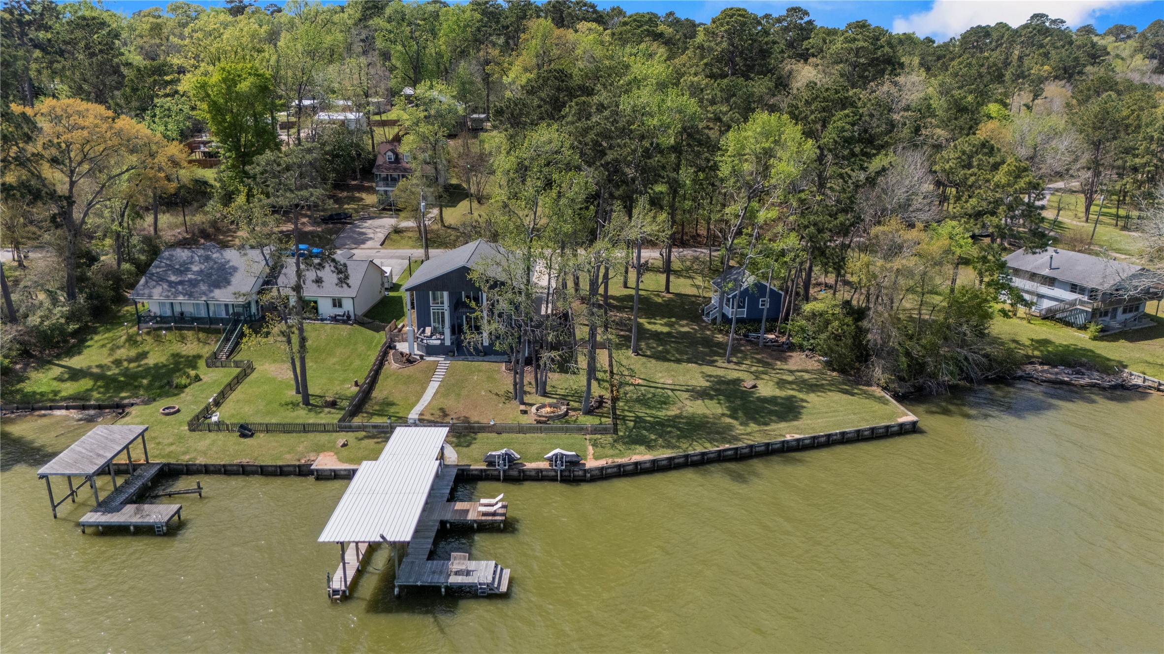 800 Northwoods Drive Property Photo 1