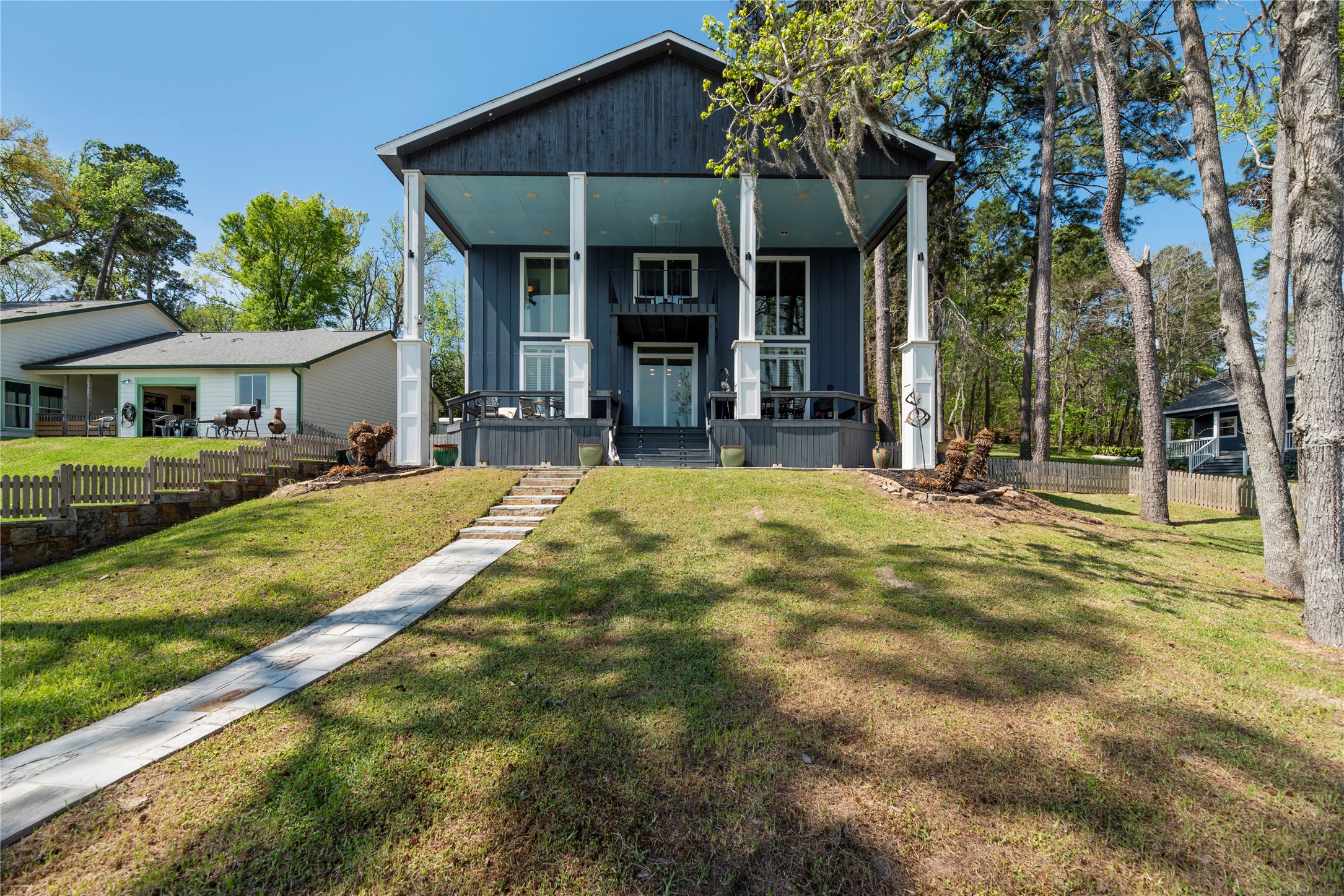 800 Northwoods Drive Property Photo 4