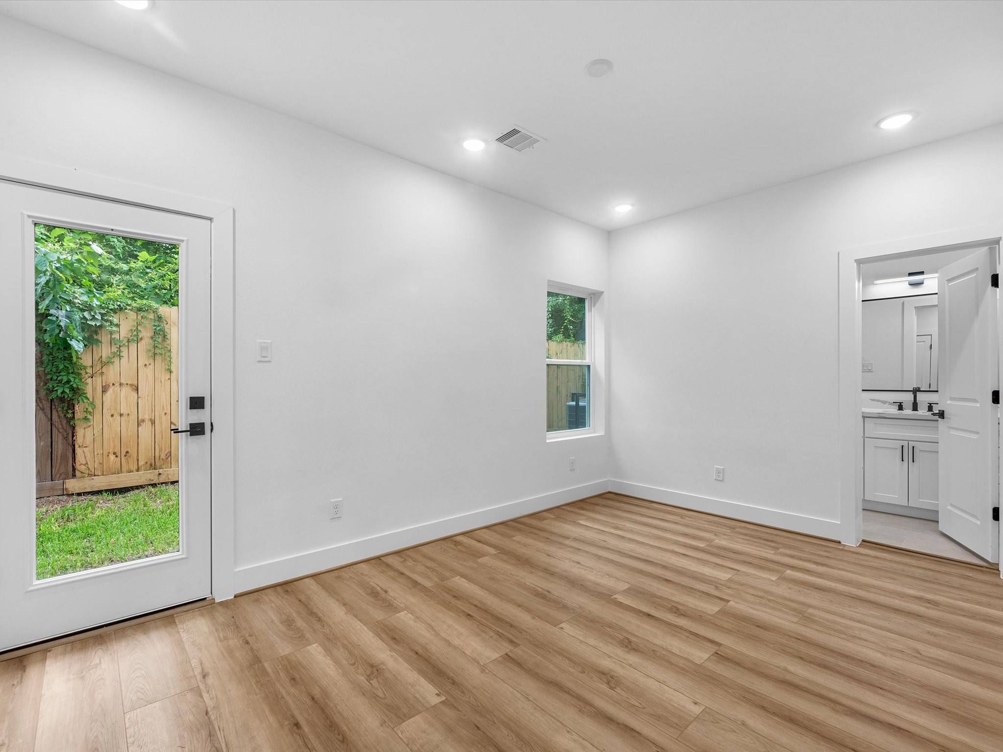 4804 Elysian Street B Property Photo 16