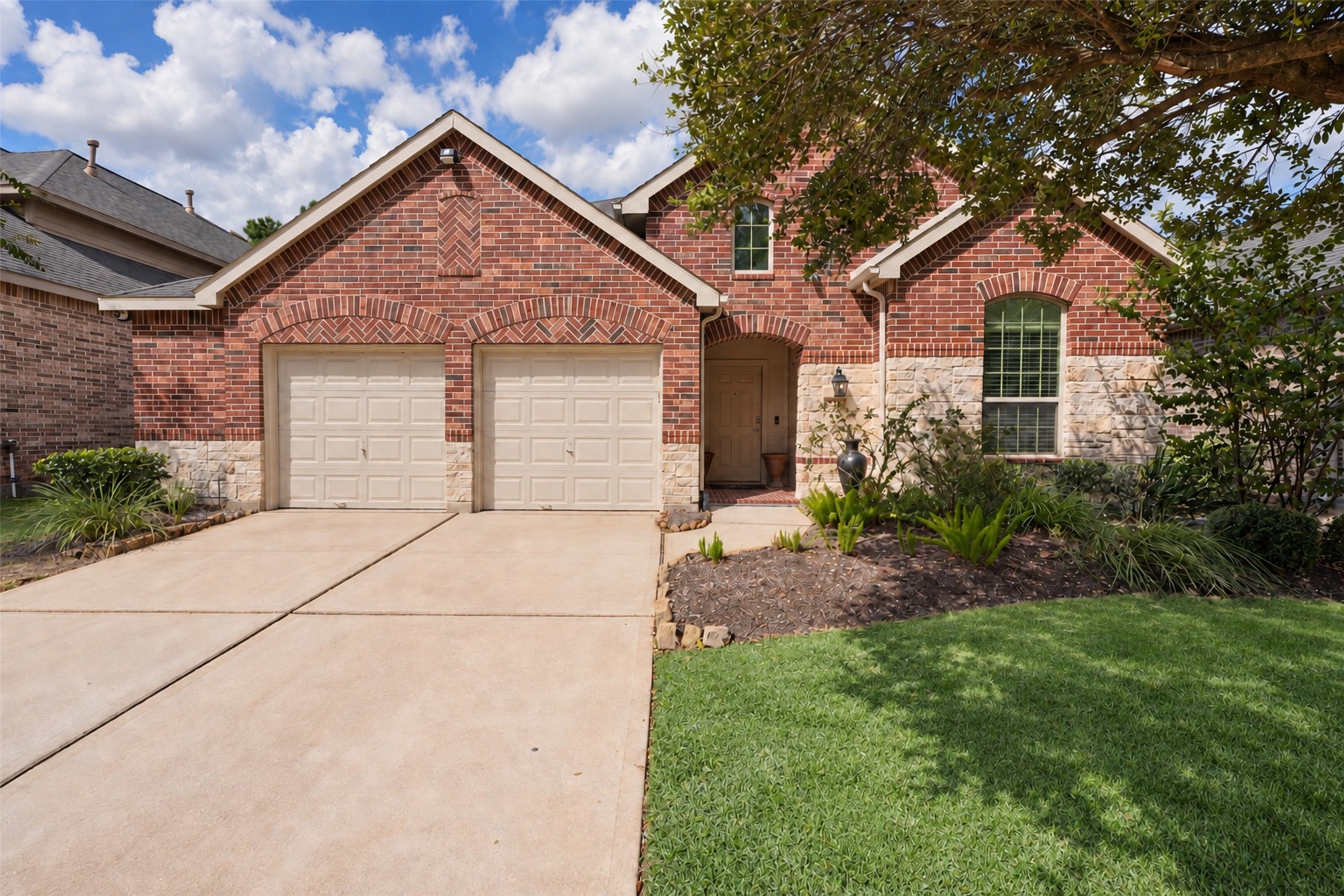 8219 Horsetail Court Property Photo 1
