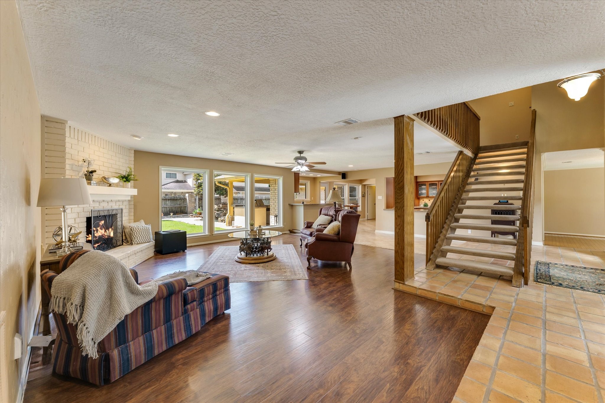 6735 Gentle Bend Drive Property Photo 6