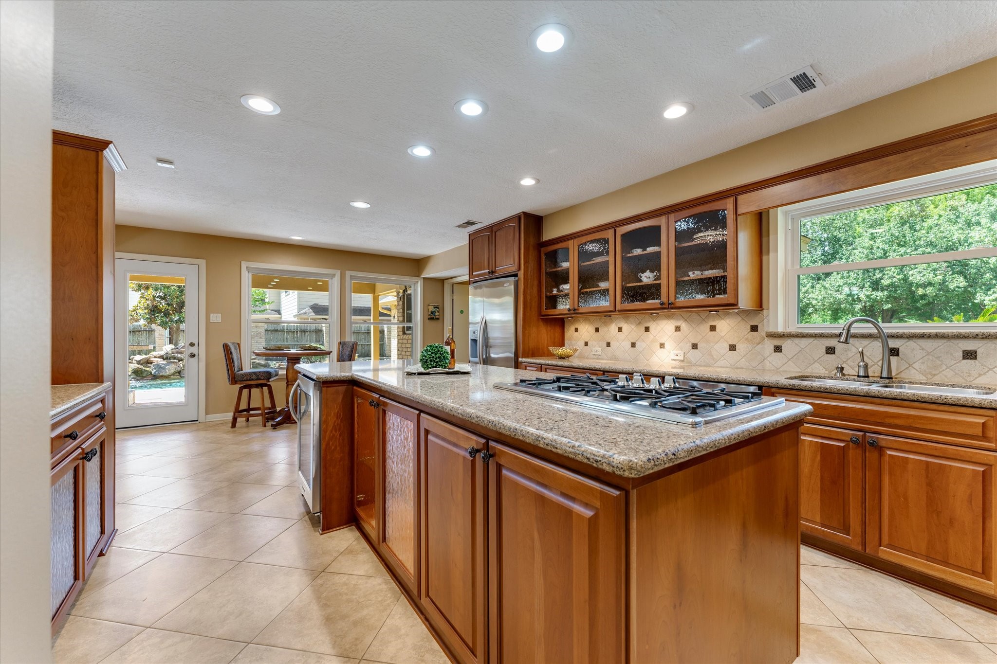 6735 Gentle Bend Drive Property Photo 19