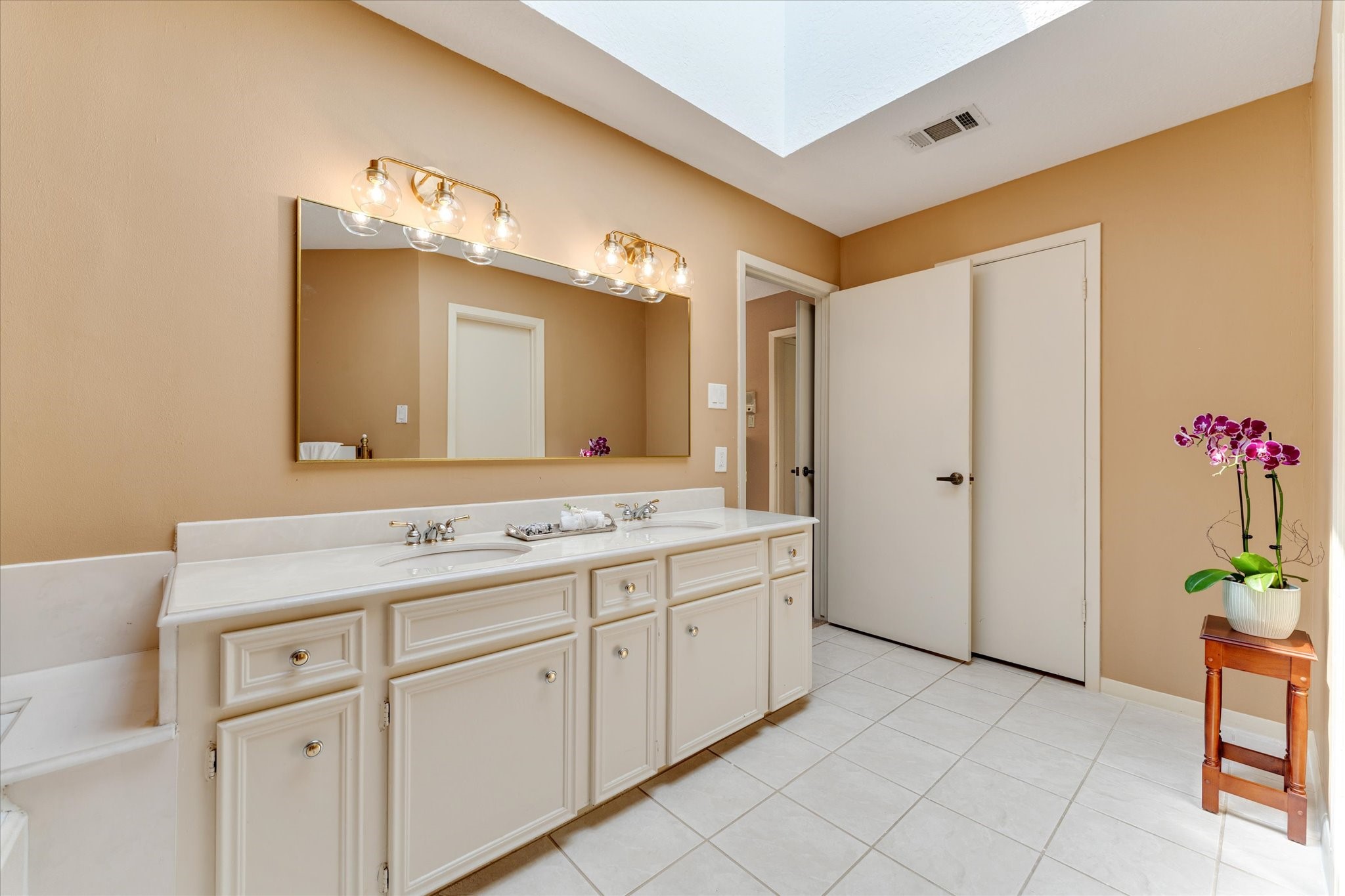6735 Gentle Bend Drive Property Photo 27