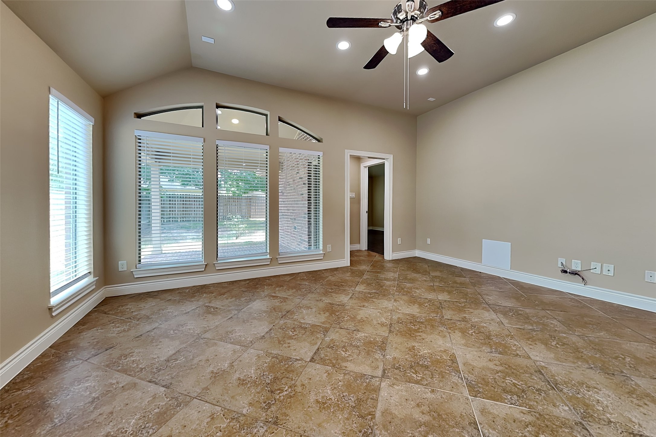 27407 Tracy Ridge Court Property Photo 3