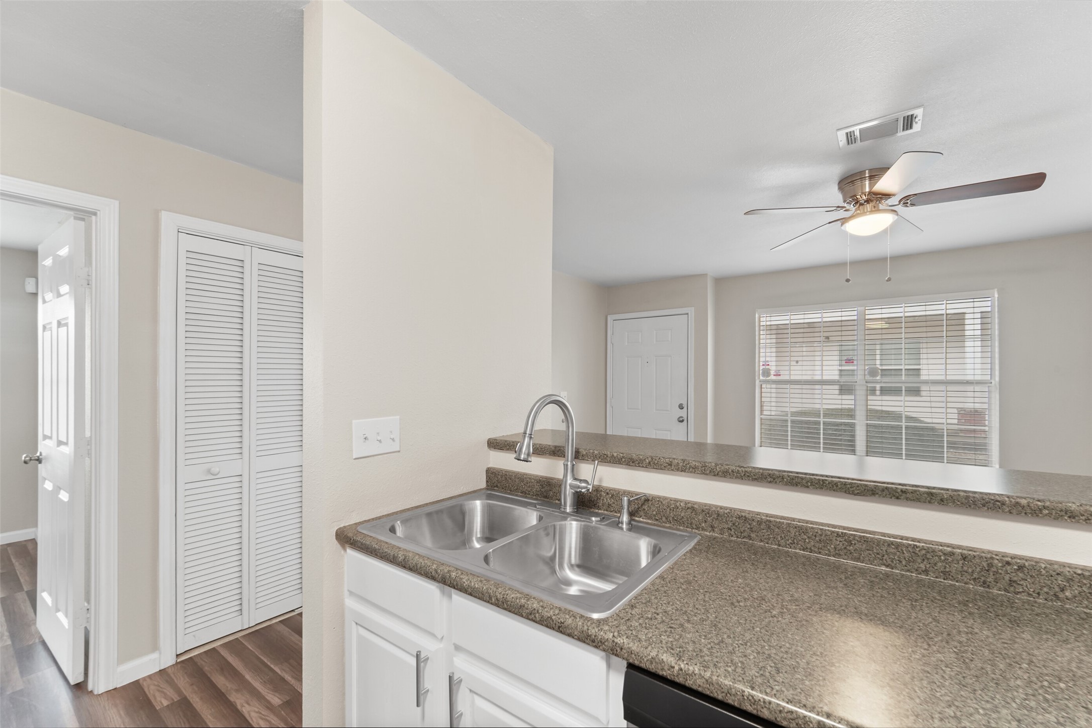 44422 Us 290 Business Streets 24 Property Photo 8