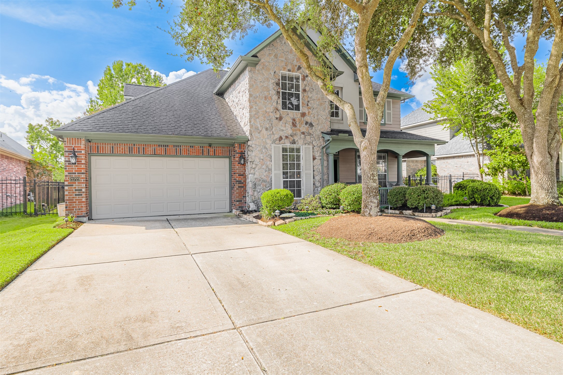 21723 Colonial Bend Lane Property Photo 2