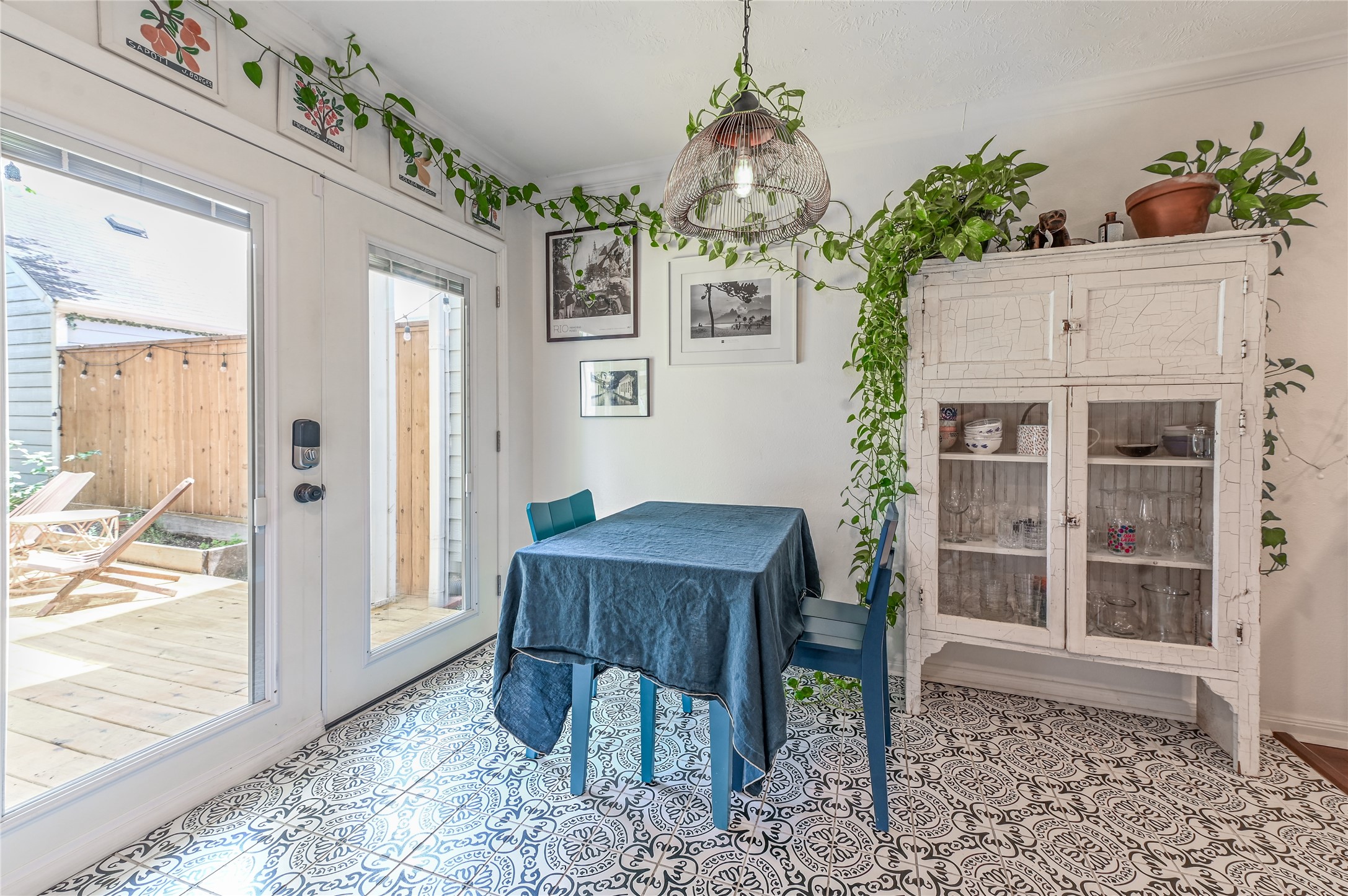 1004 Ruthven Street Property Photo 6