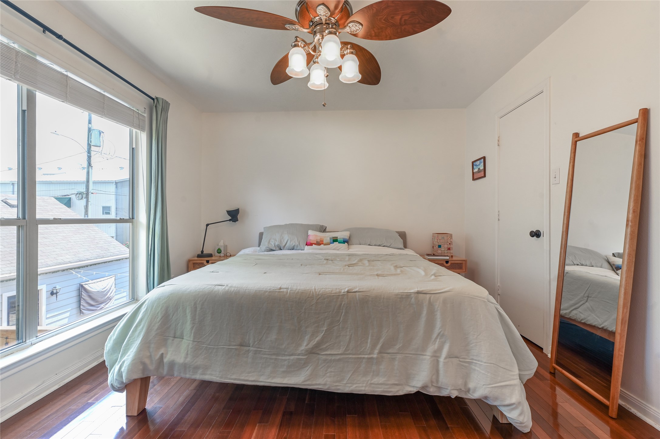 1004 Ruthven Street Property Photo 10