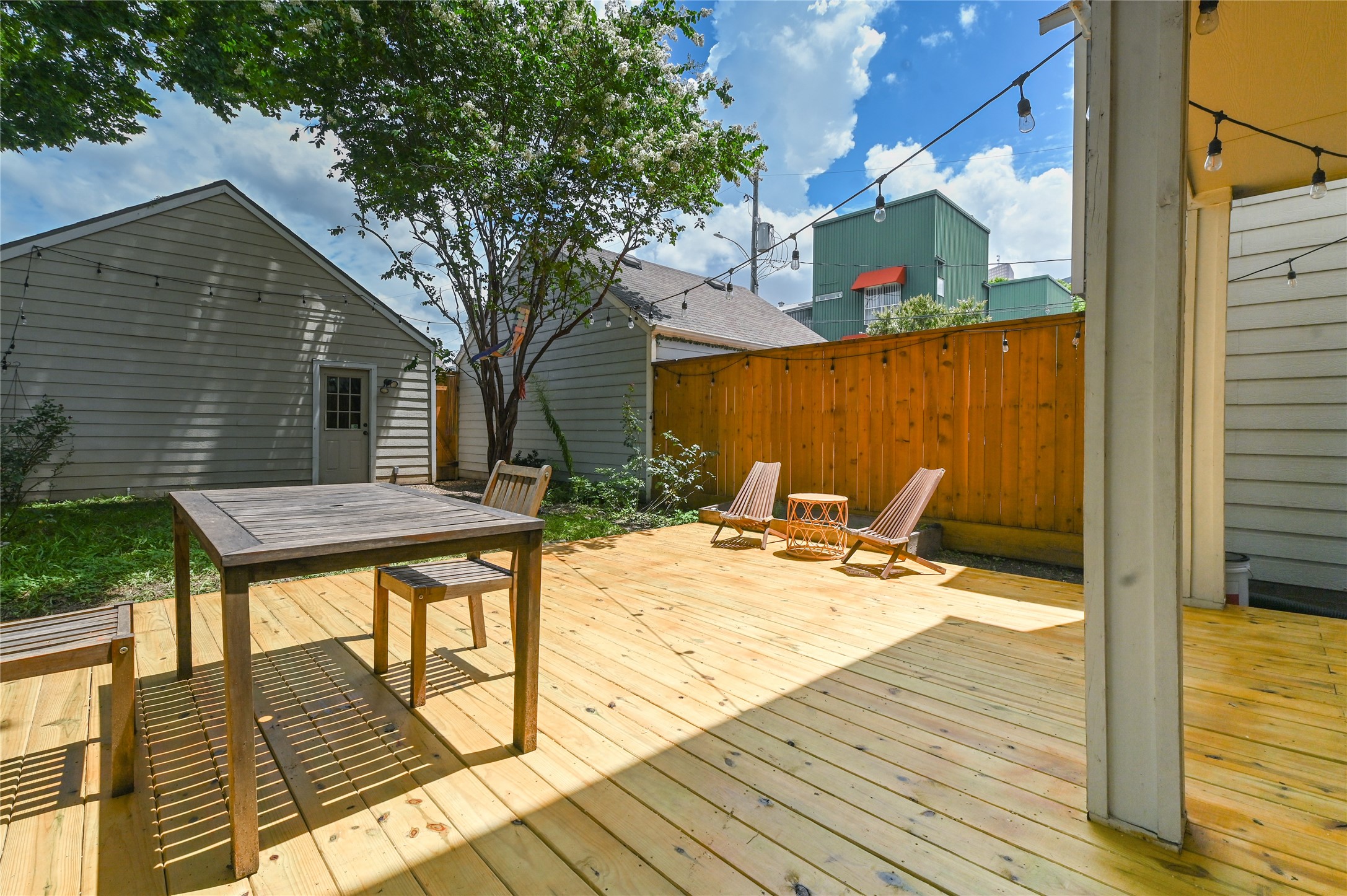 1004 Ruthven Street Property Photo 19