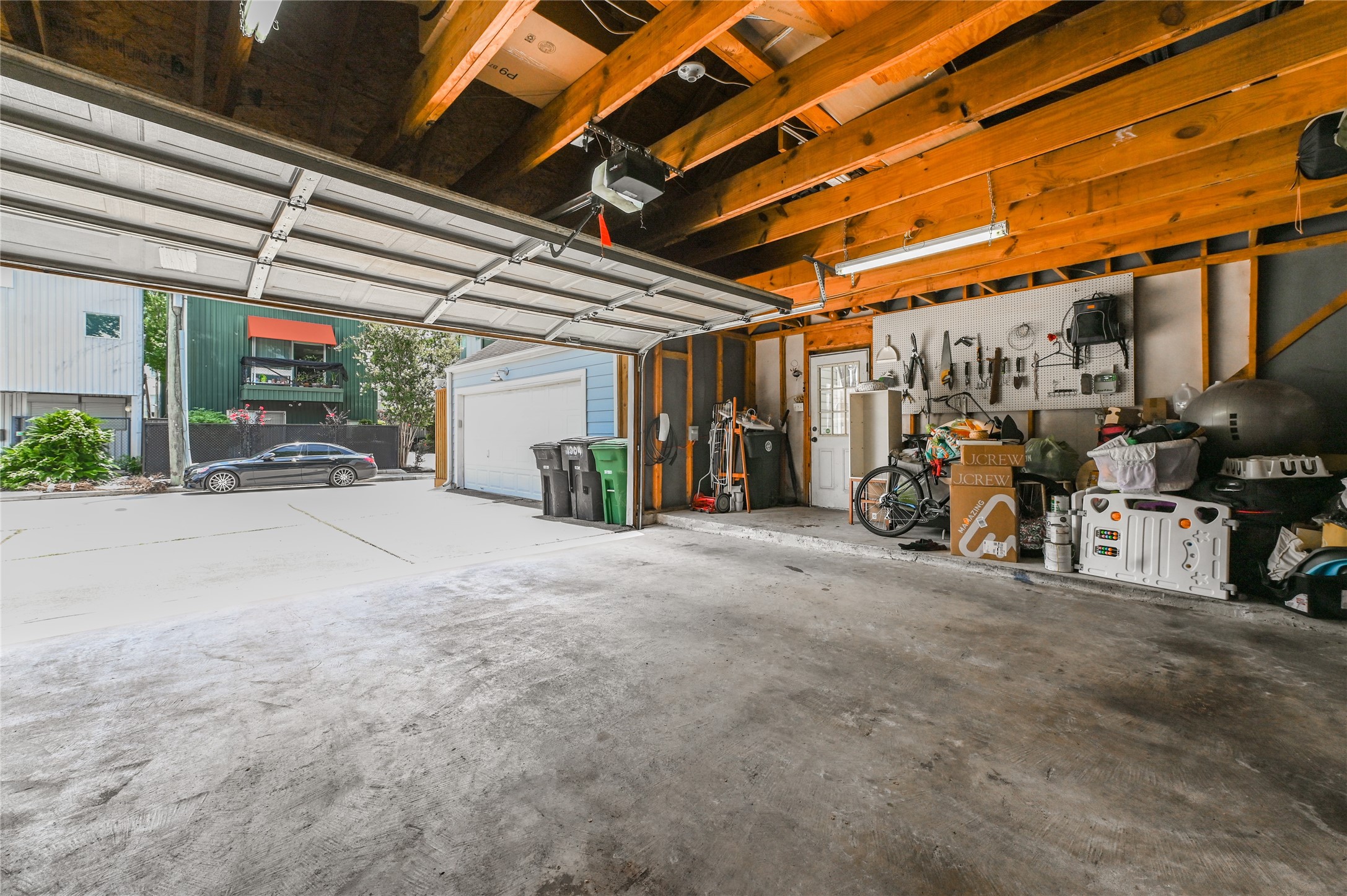 1004 Ruthven Street Property Photo 22