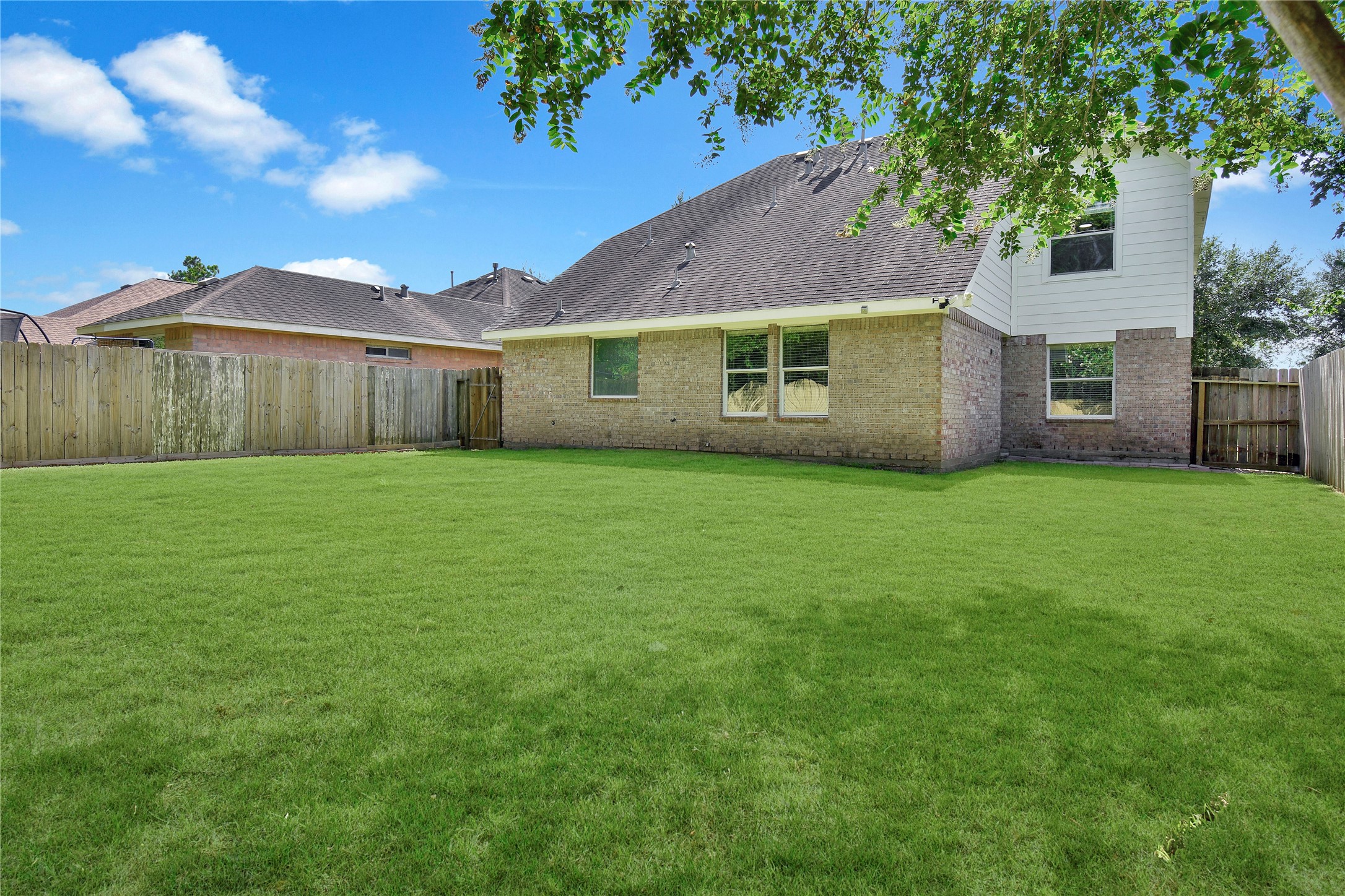 5601 Savannah Woods Lane Property Photo 17
