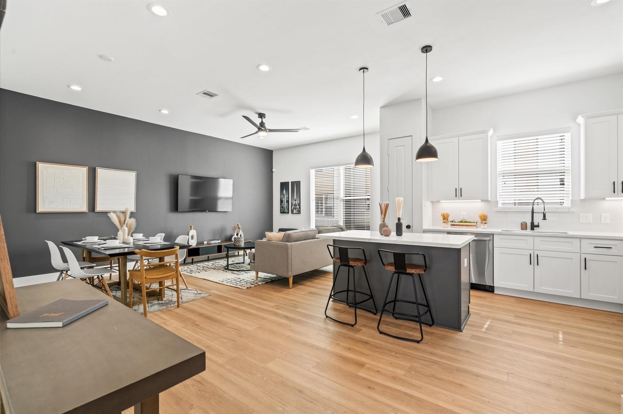 1307 Oak Tree Forest Court Property Photo 3
