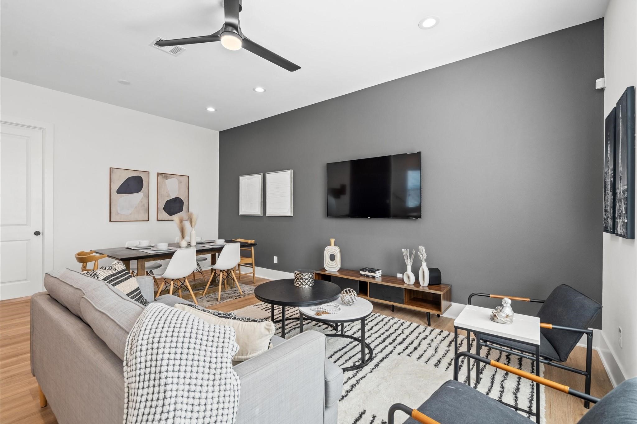 1307 Oak Tree Forest Court Property Photo 10