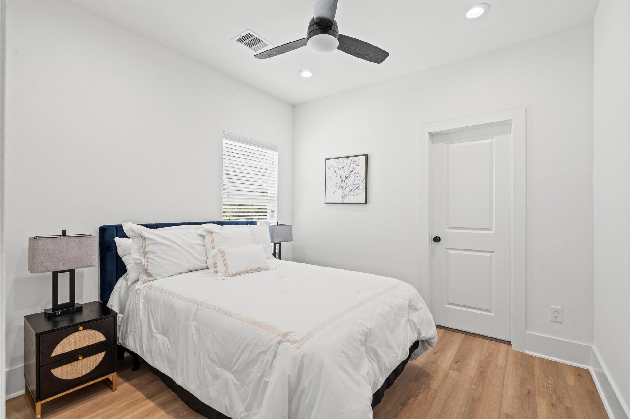 1307 Oak Tree Forest Court Property Photo 18