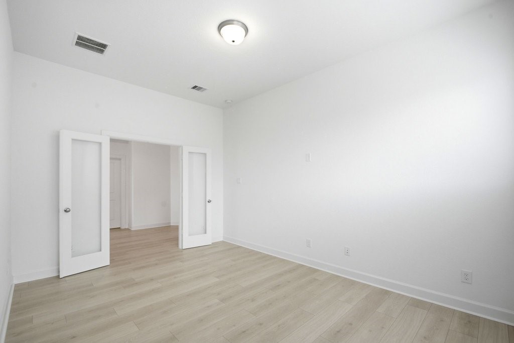 14314 Olive Harbor Trl Property Photo 3