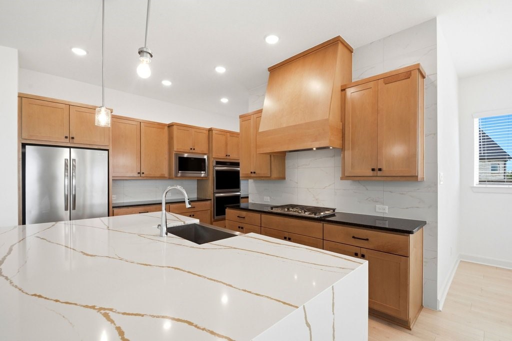 14314 Olive Harbor Trl Property Photo 6