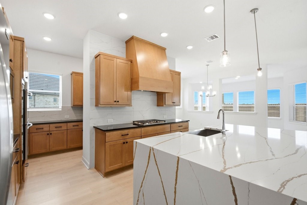 14314 Olive Harbor Trl Property Photo 7