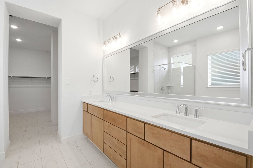 14314 Olive Harbor Trl Property Photo 12