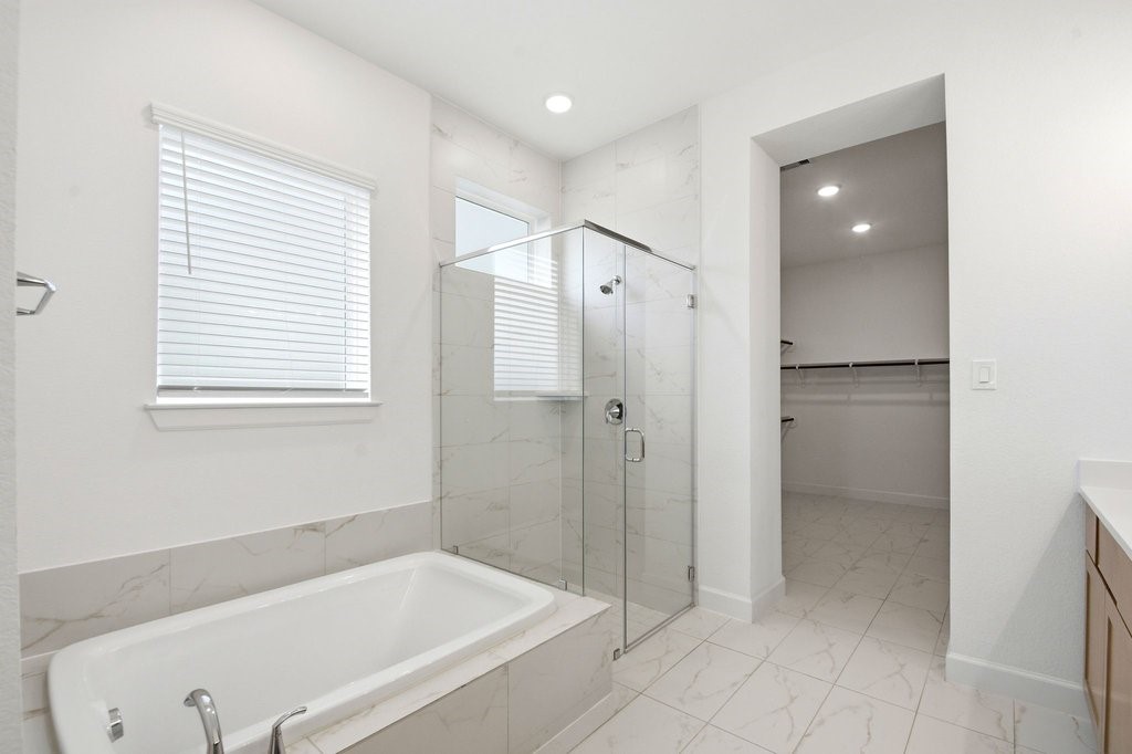14314 Olive Harbor Trl Property Photo 13