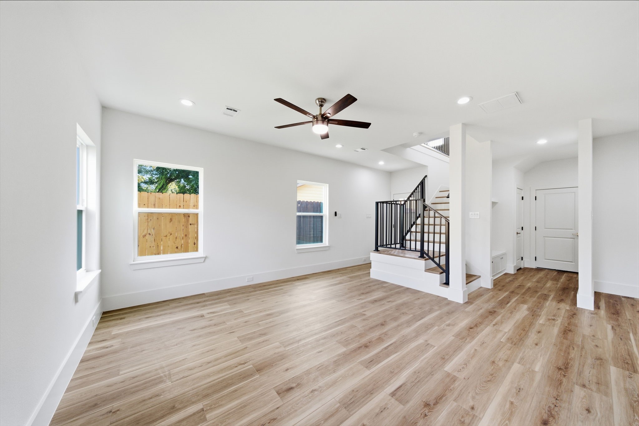 6511 Narcissus Street B Property Photo 7