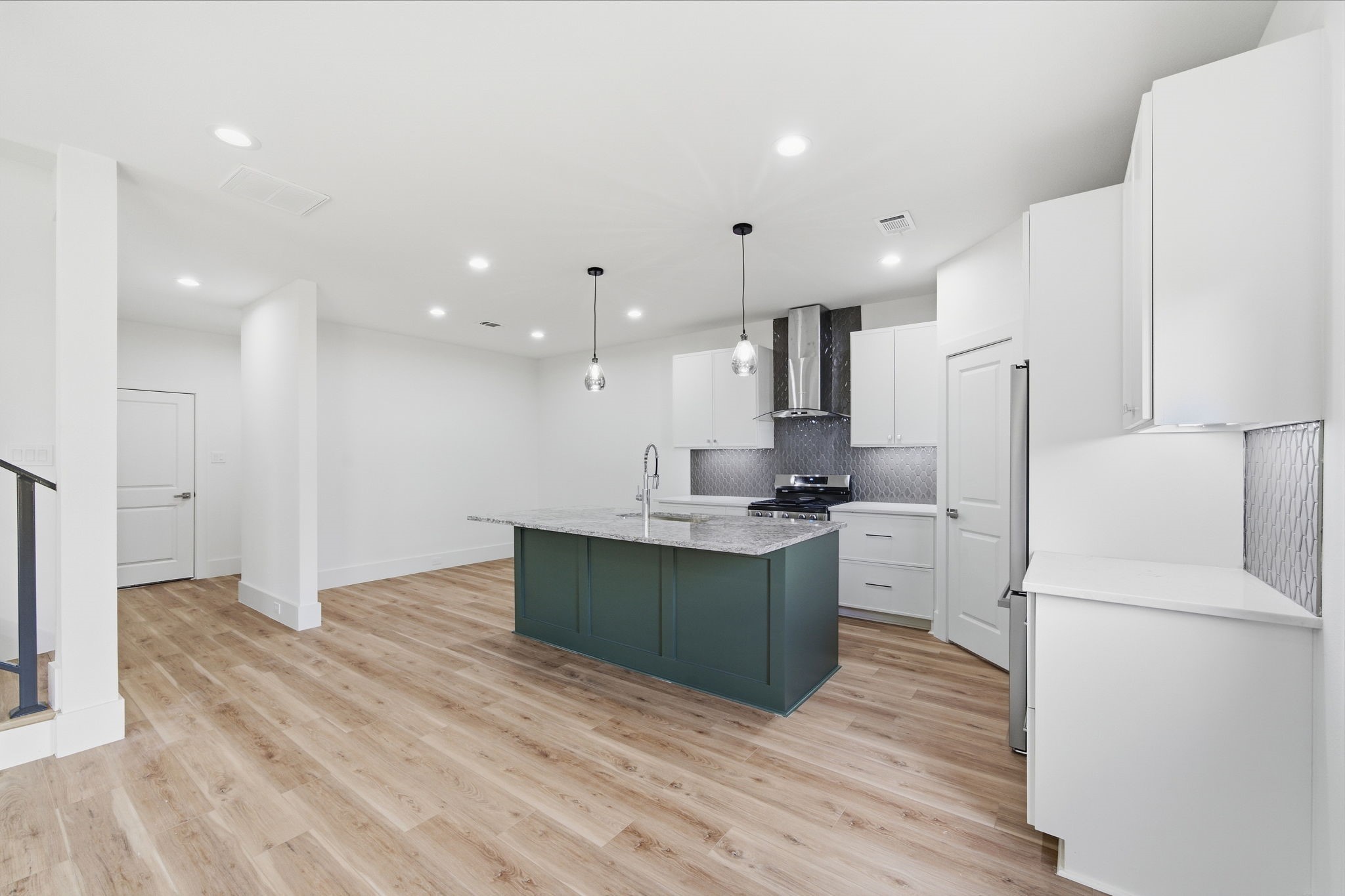 6511 Narcissus Street B Property Photo 10
