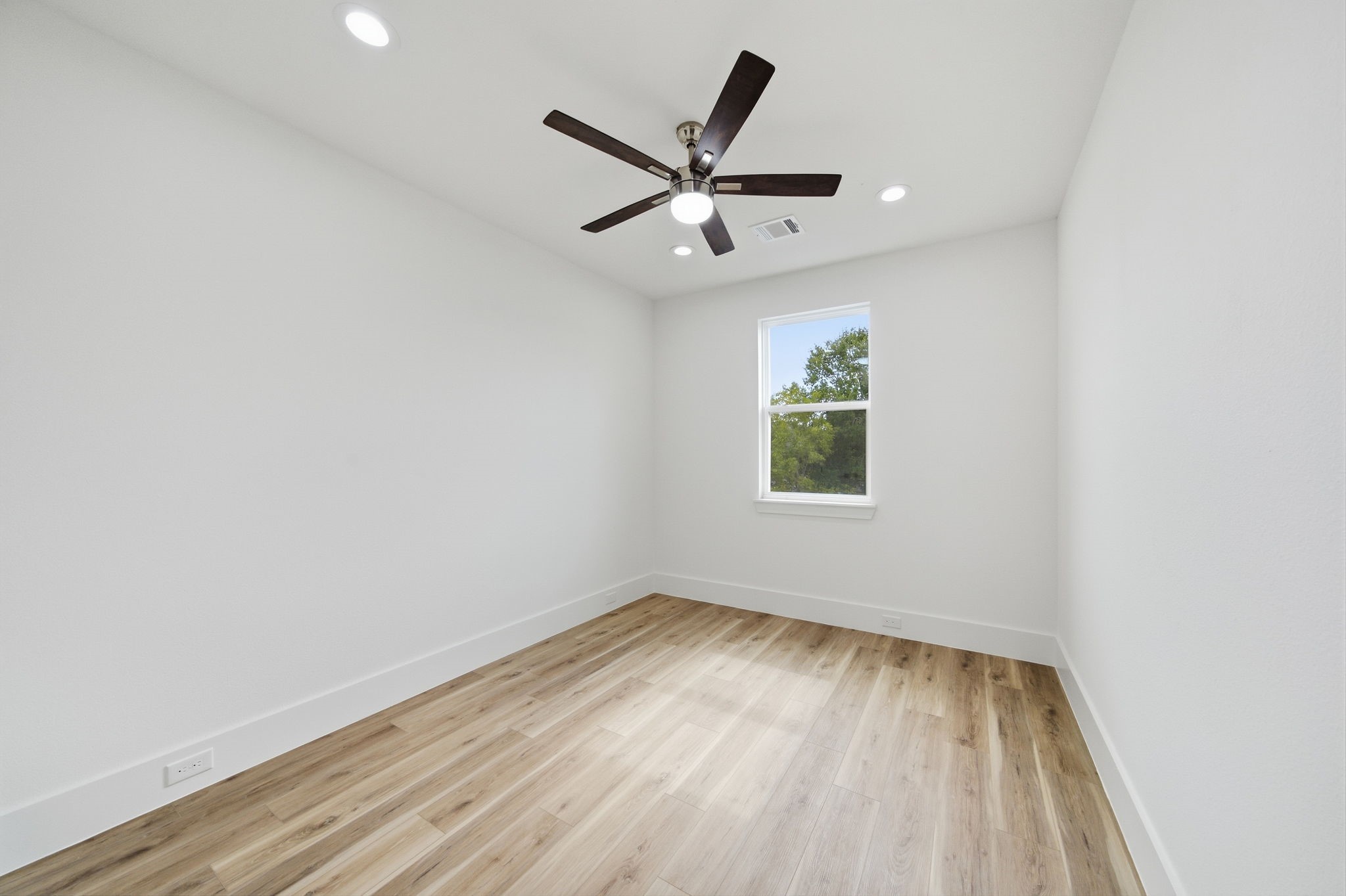 6511 Narcissus Street B Property Photo 23