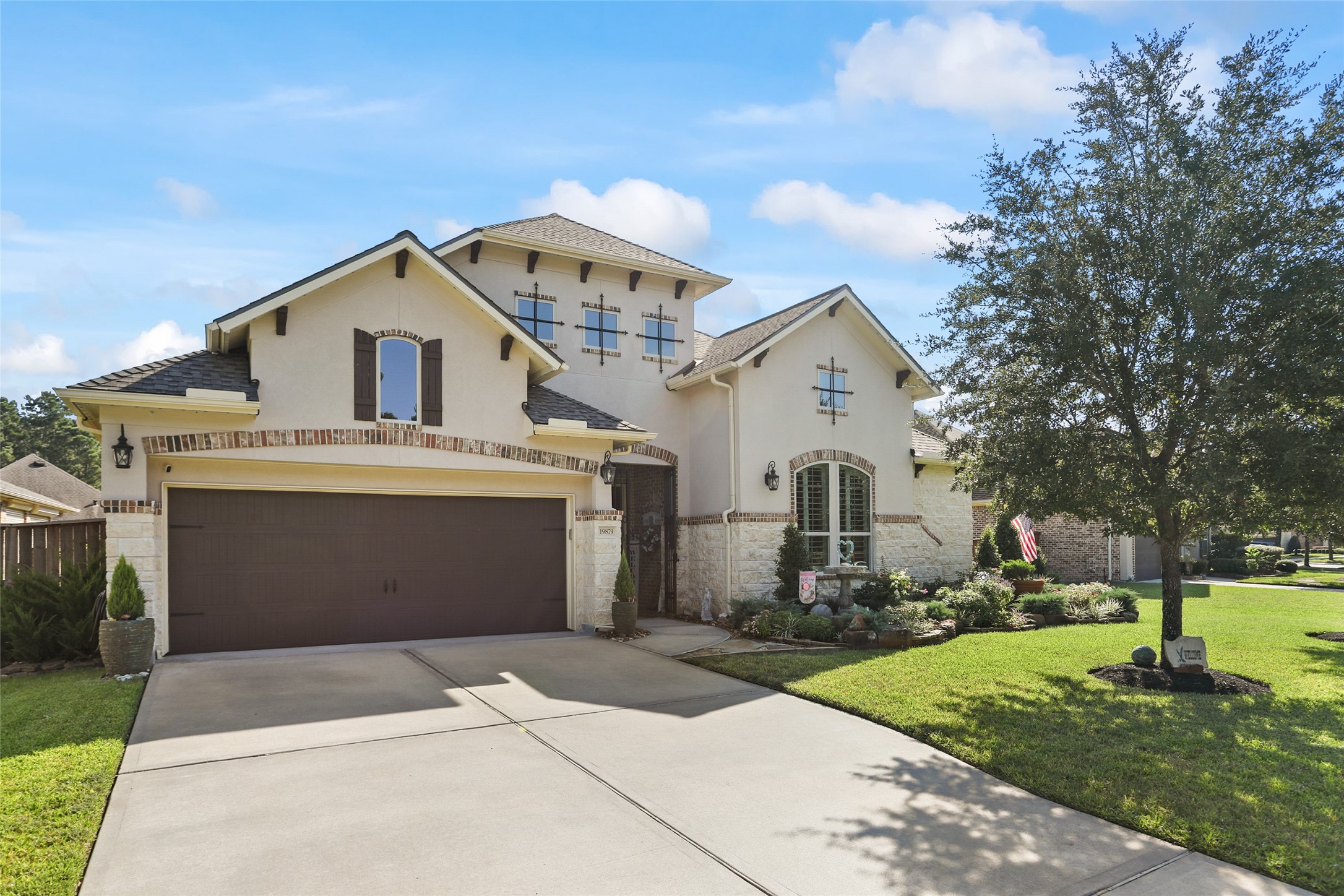 19879 Cullen Ridge Drive Property Photo 2