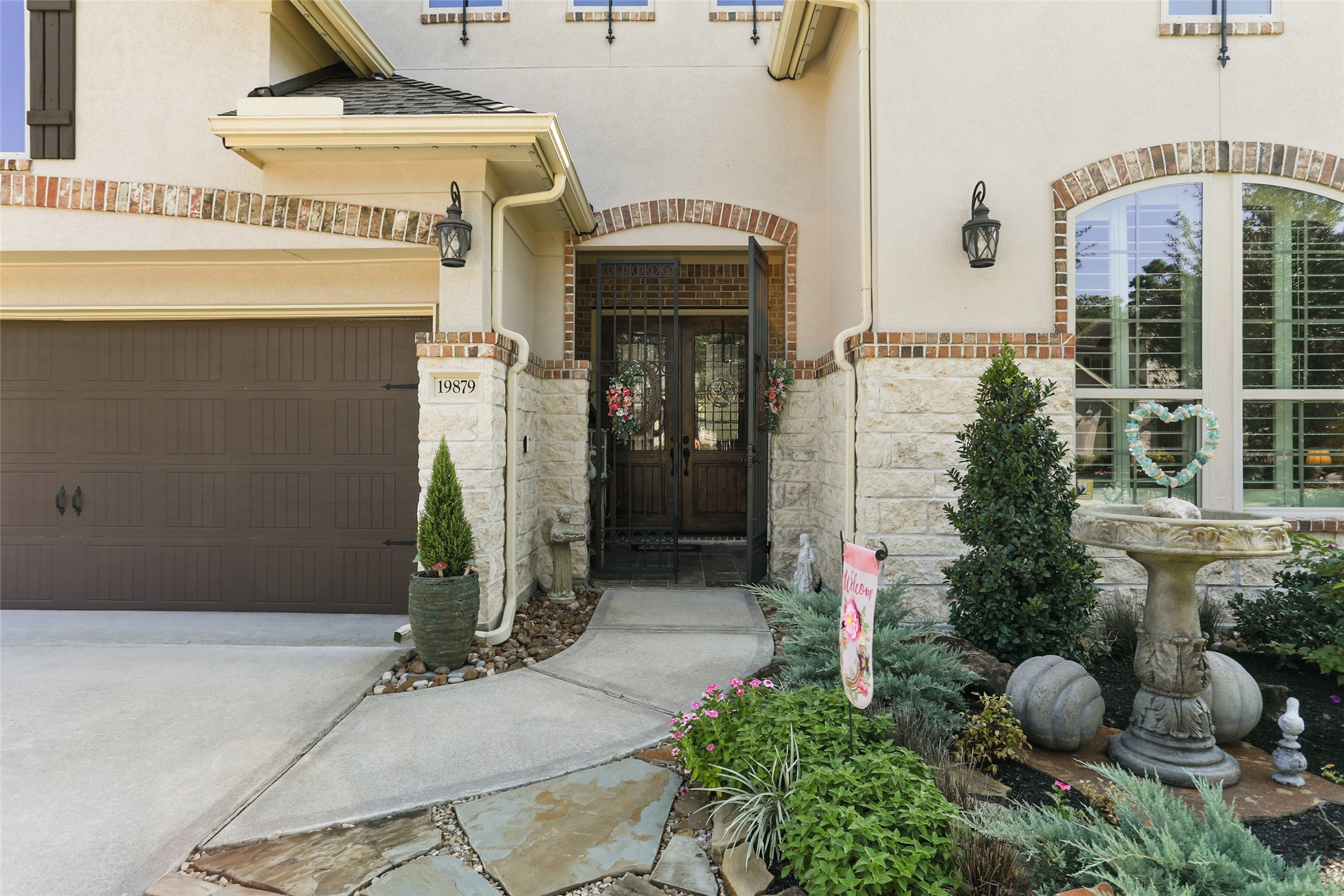 19879 Cullen Ridge Drive Property Photo 3