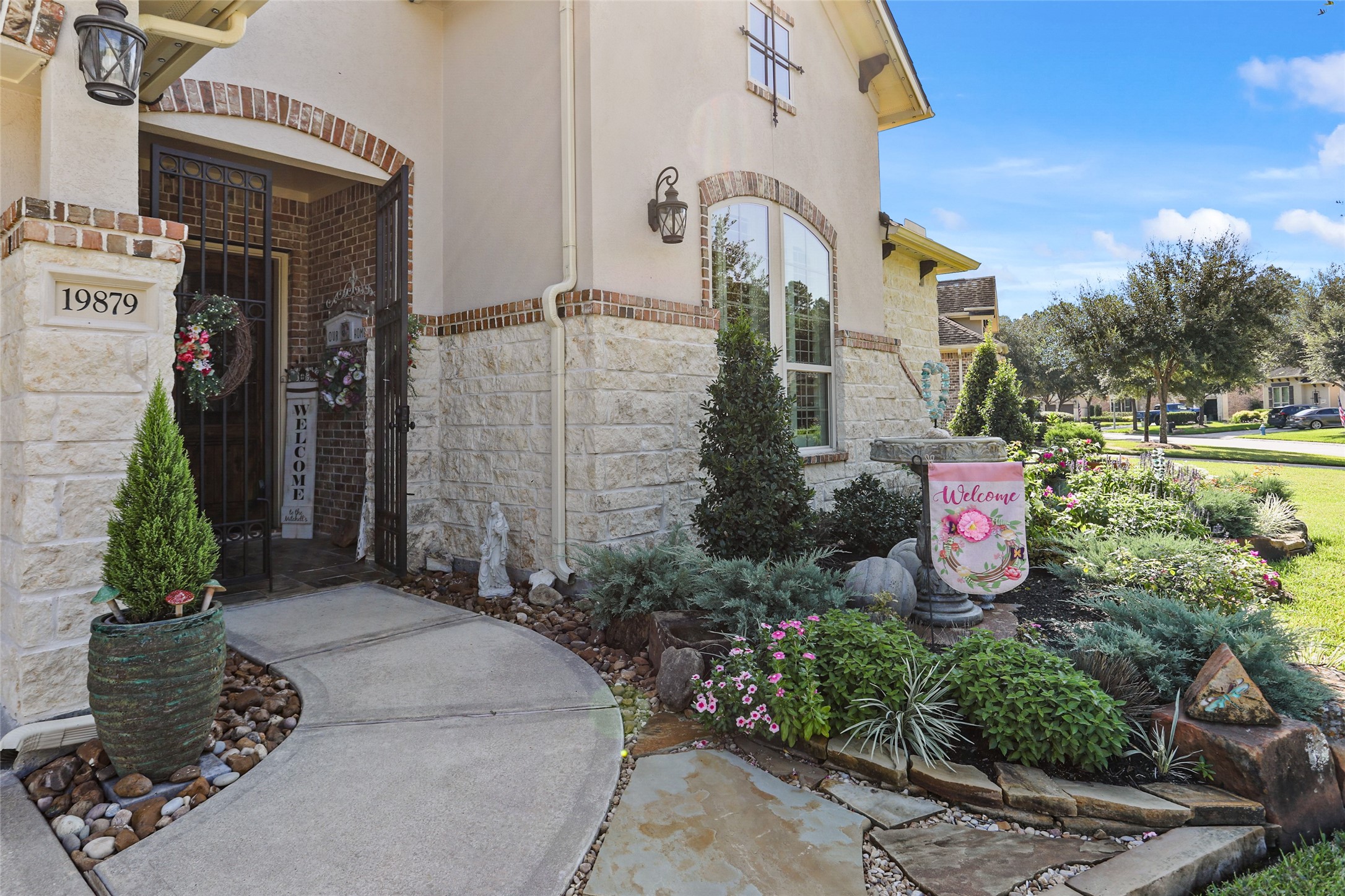 19879 Cullen Ridge Drive Property Photo 4