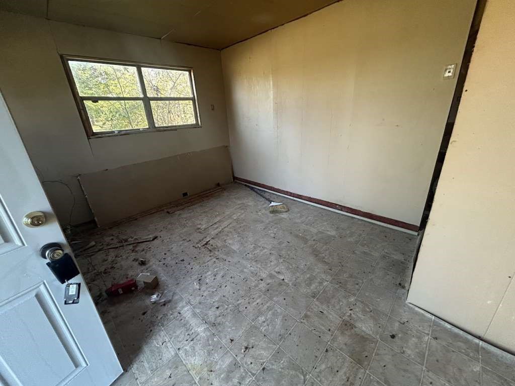 3048 Boards Ferry Road Property Photo 6