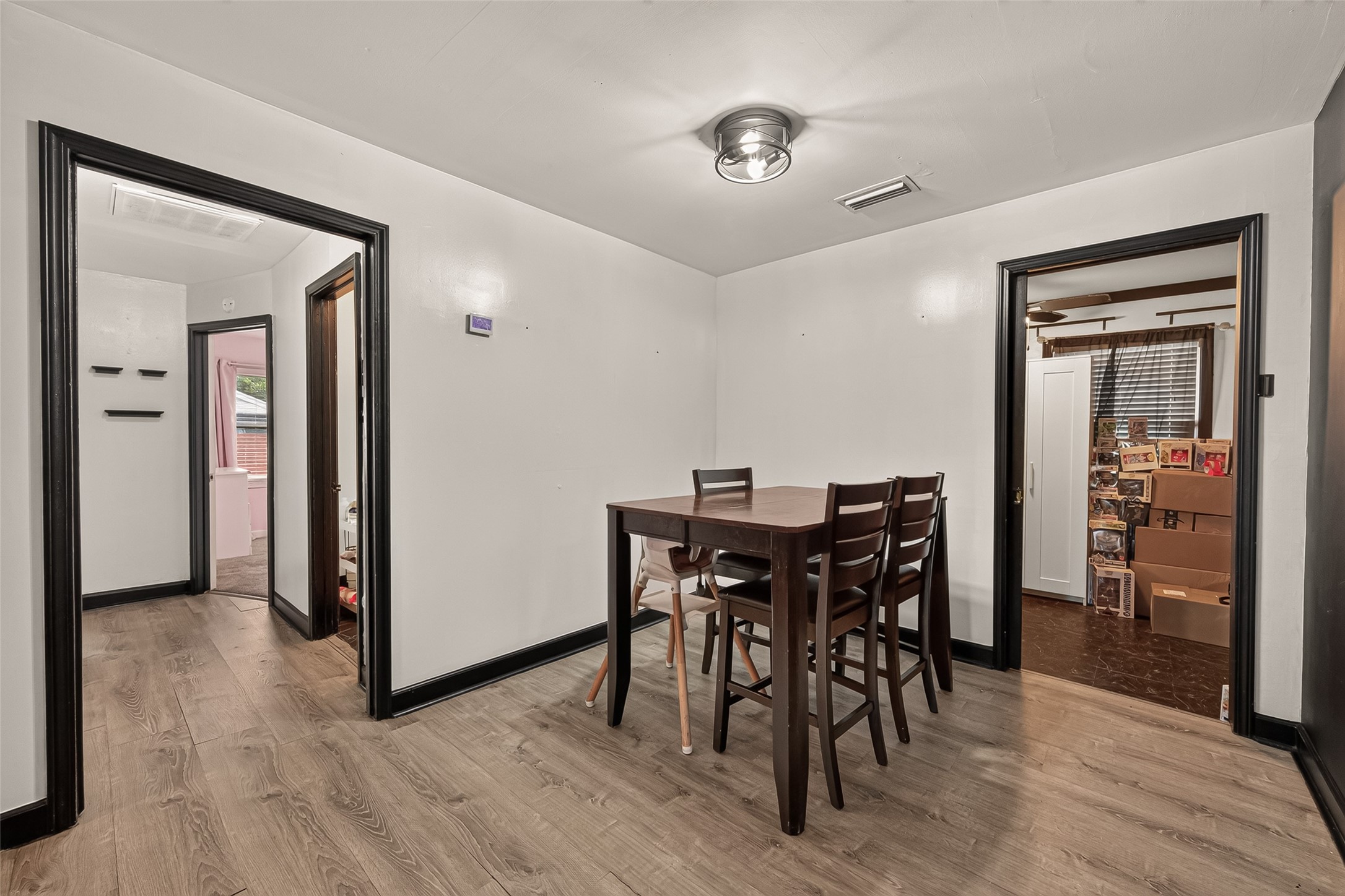 10914 La Crosse Street Property Photo 5