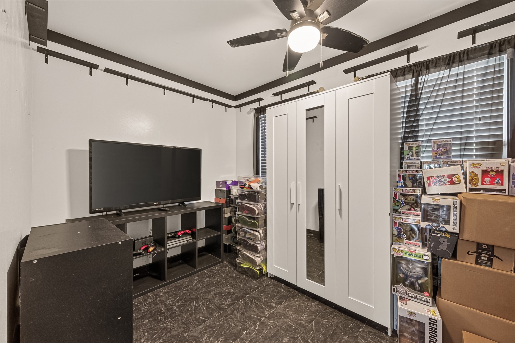 10914 La Crosse Street Property Photo 6
