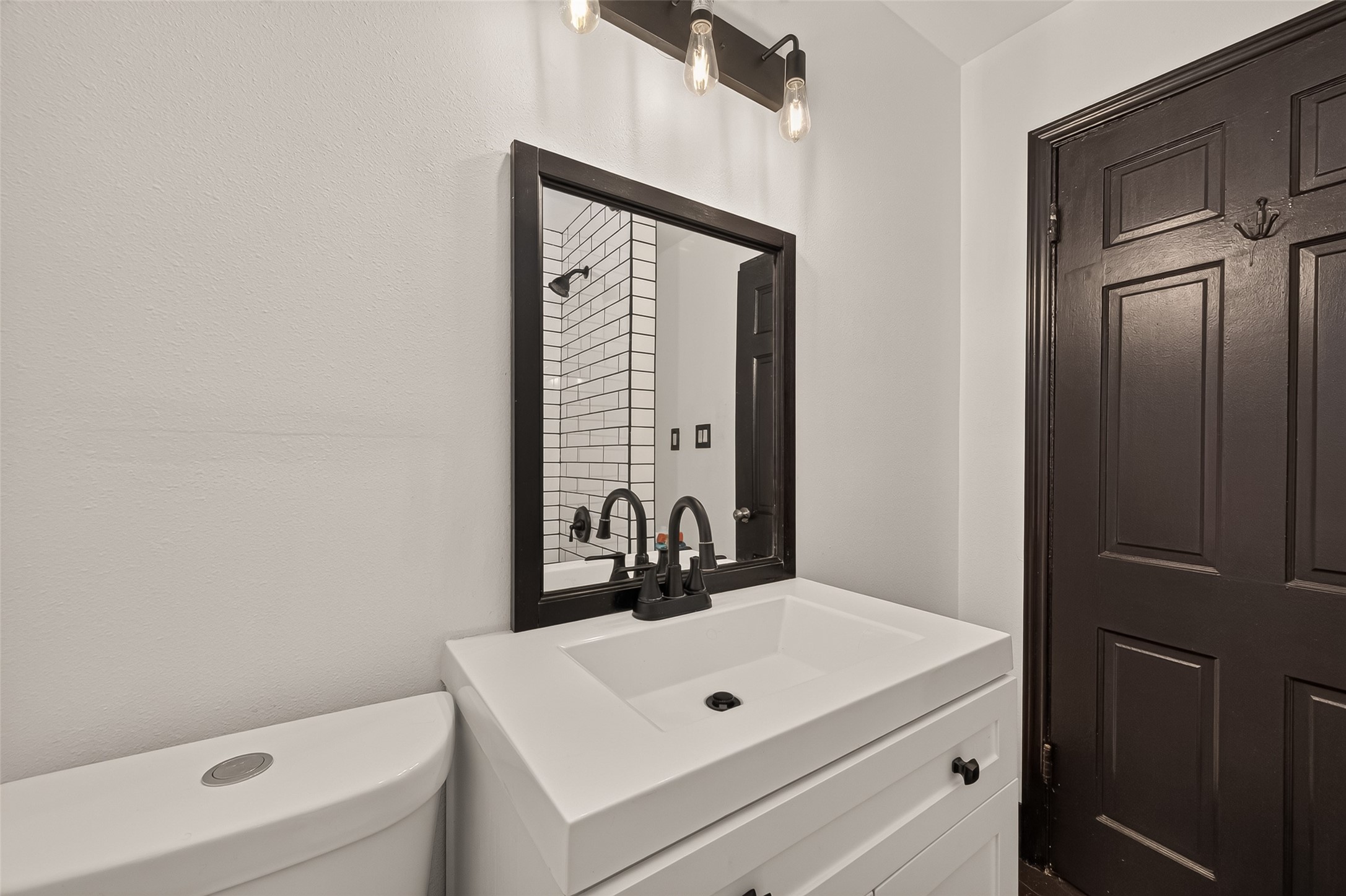 10914 La Crosse Street Property Photo 11