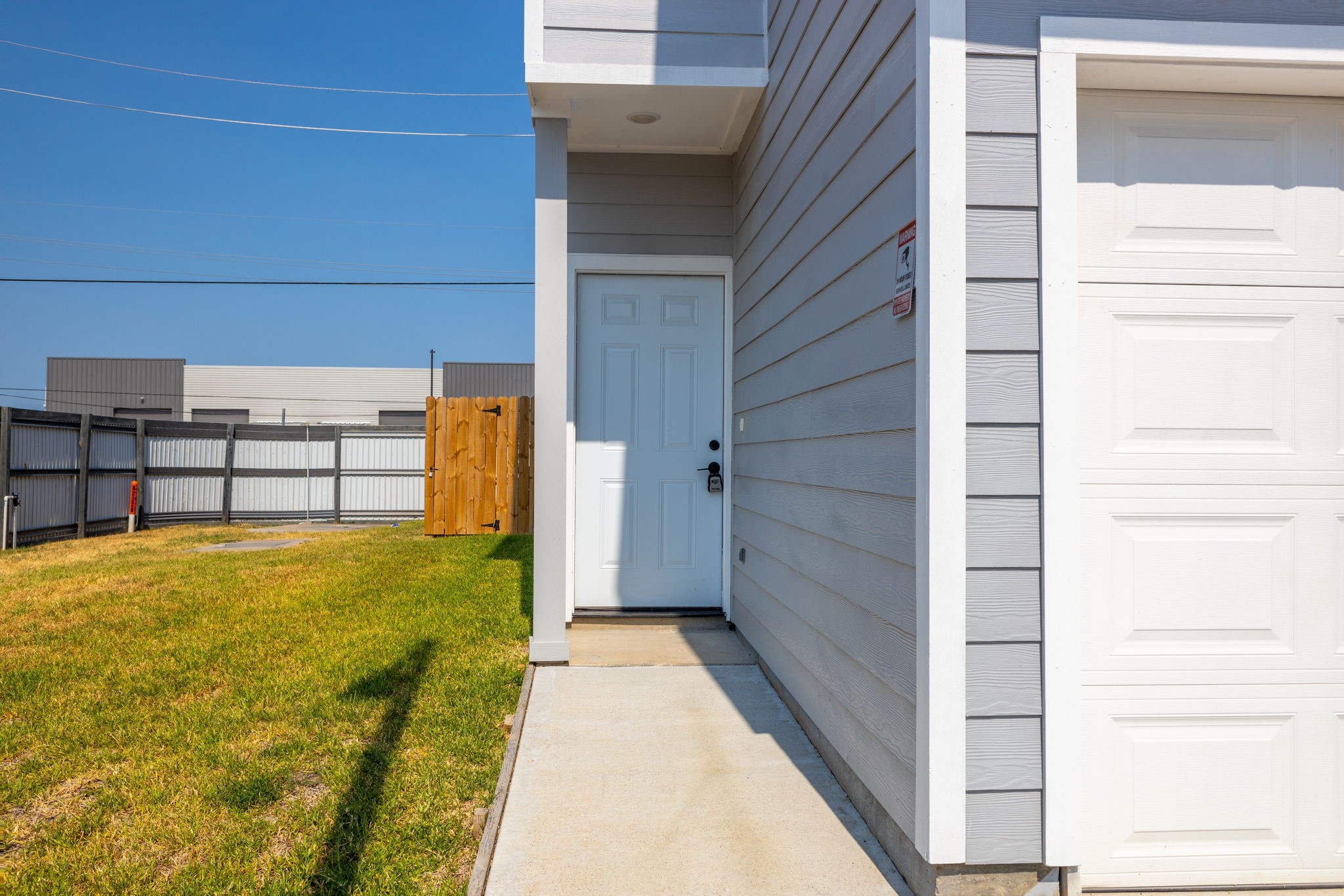 18846 Elegance Avenue Property Photo 2