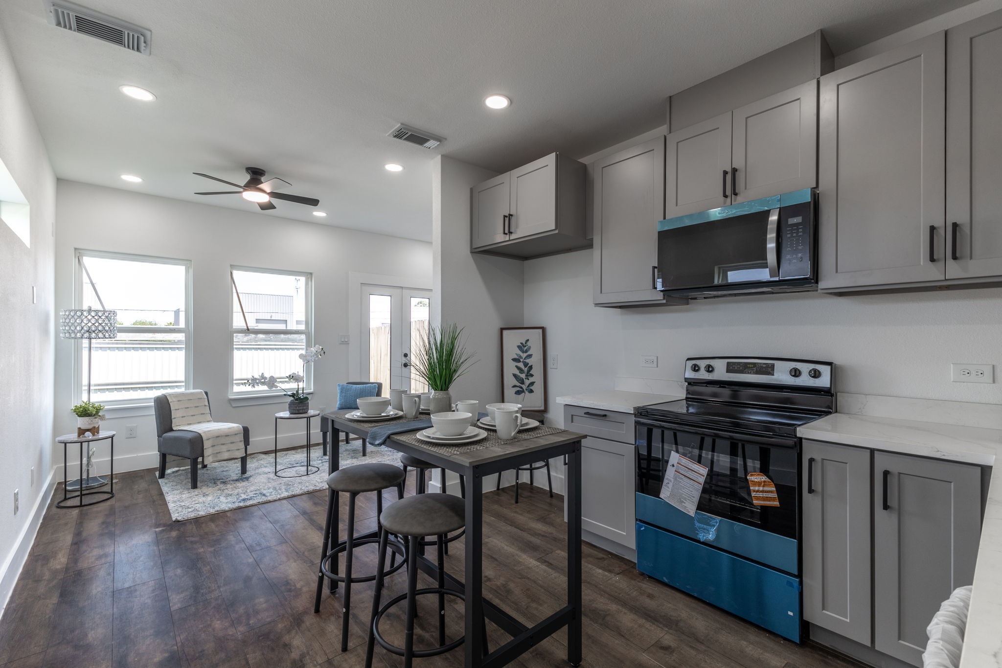 18846 Elegance Avenue Property Photo 4