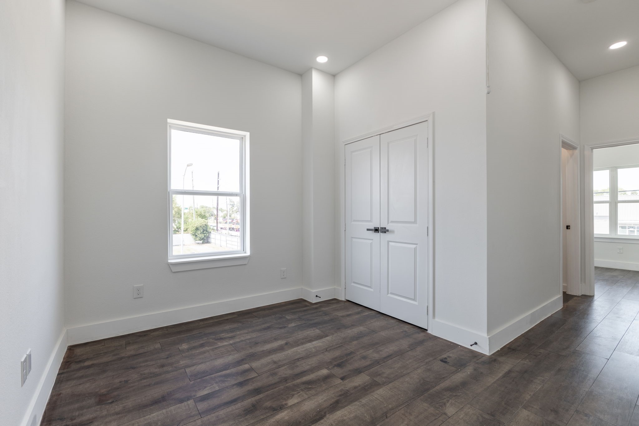 18846 Elegance Avenue Property Photo 10