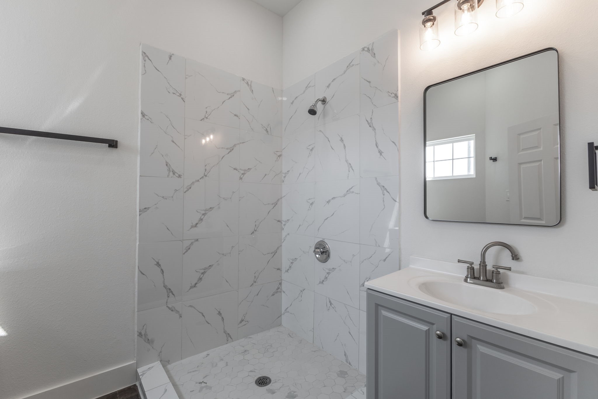 18846 Elegance Avenue Property Photo 15