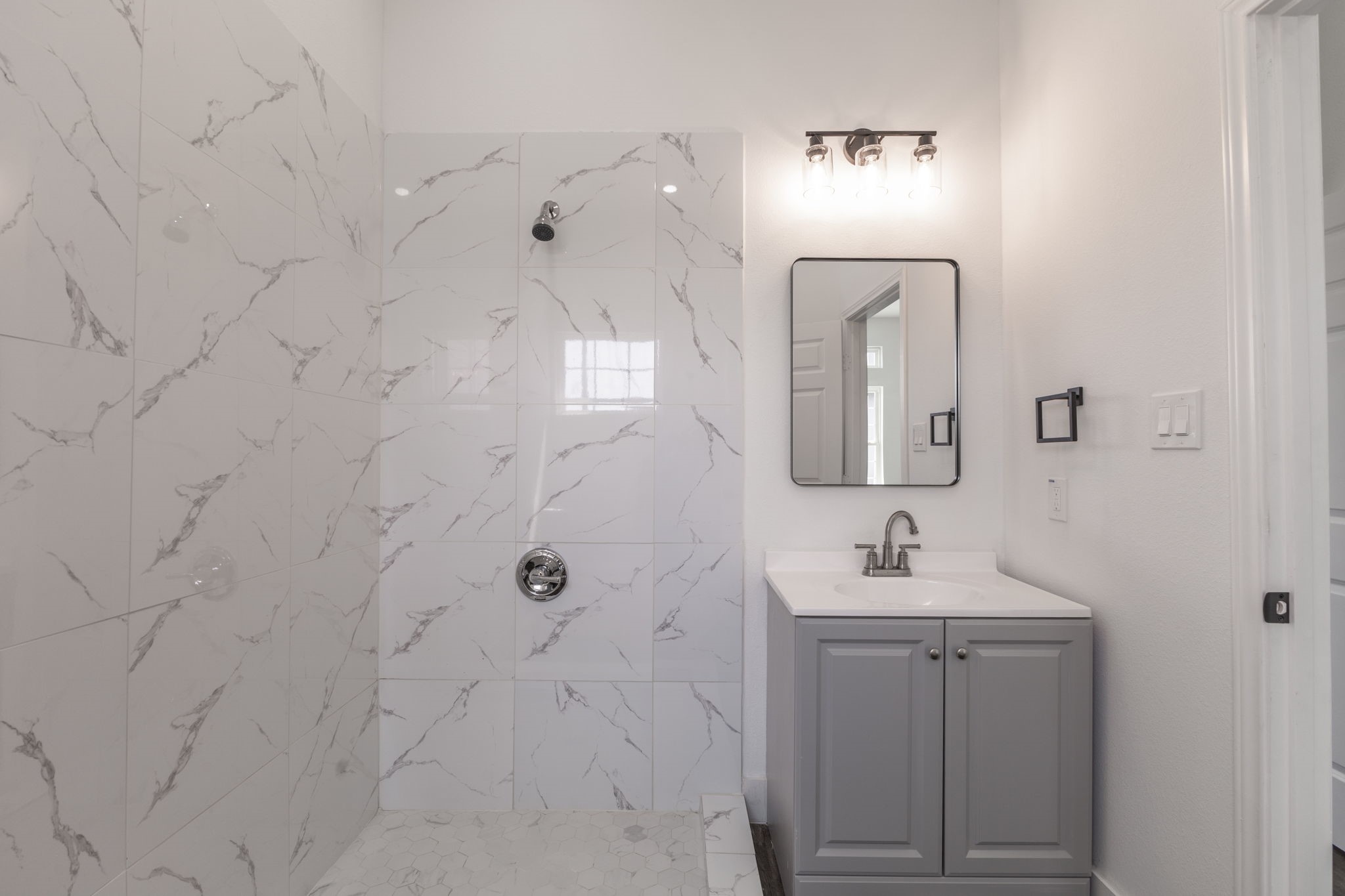 18846 Elegance Avenue Property Photo 16