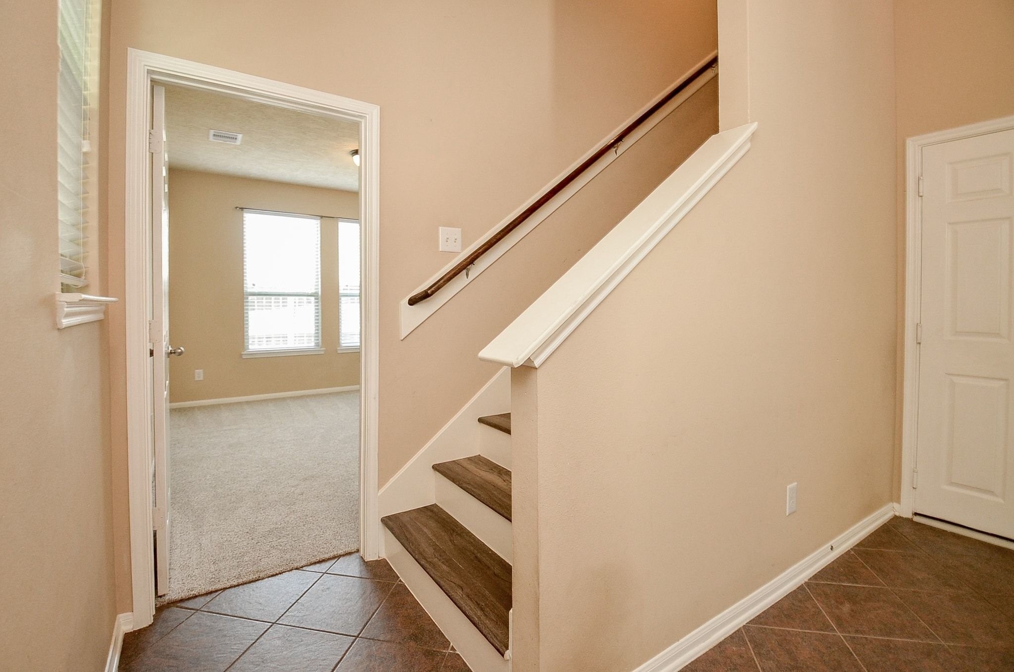 3307 Home Point Drive Property Photo 5