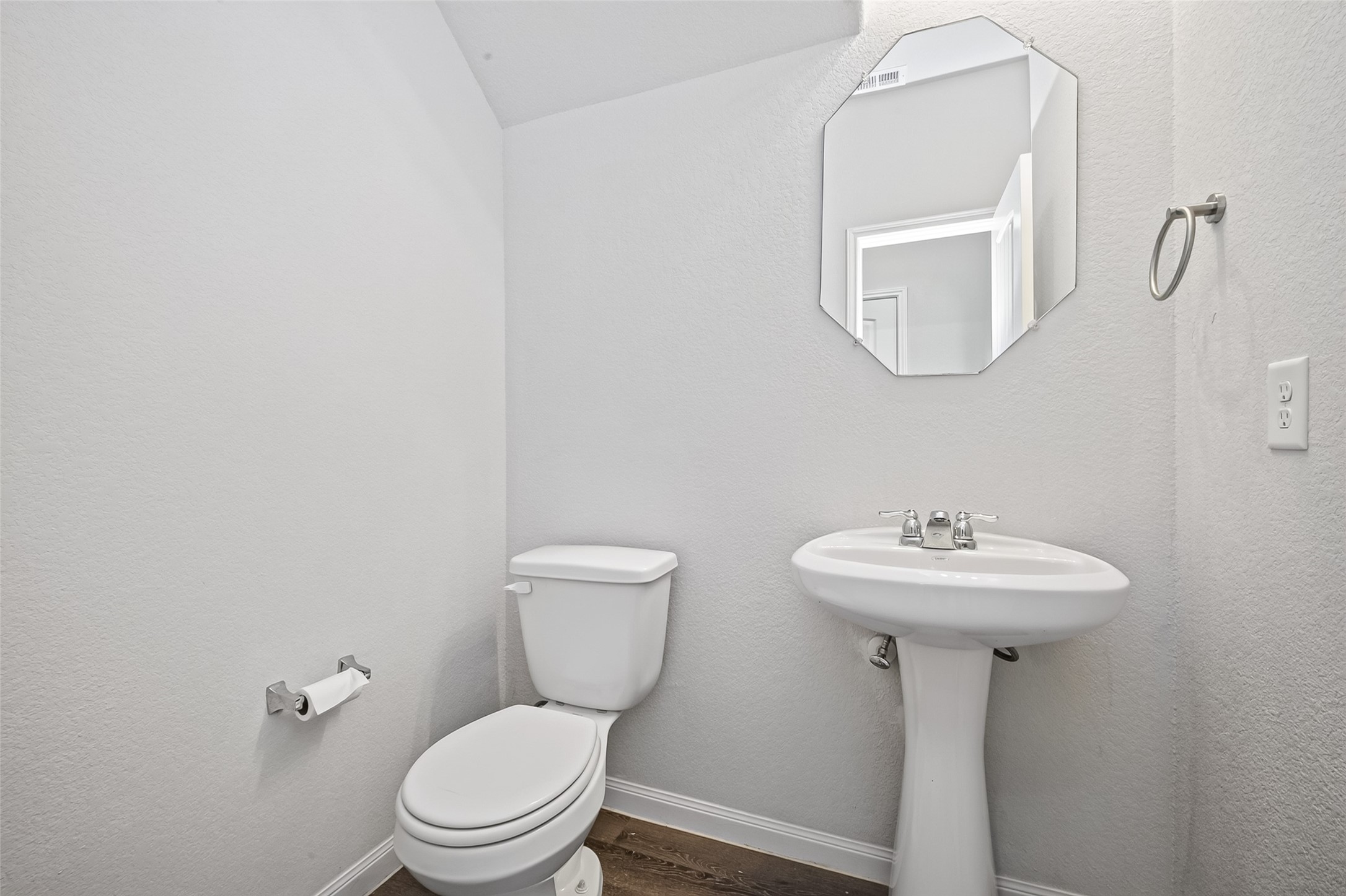 4818 Blue Jacaranda Way Property Photo 14