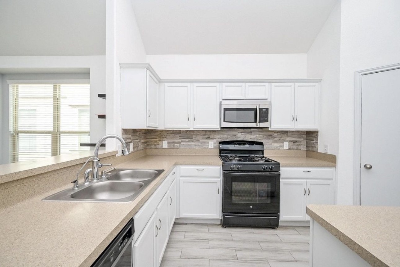 5519 Misted Jasmine Court Property Photo 6