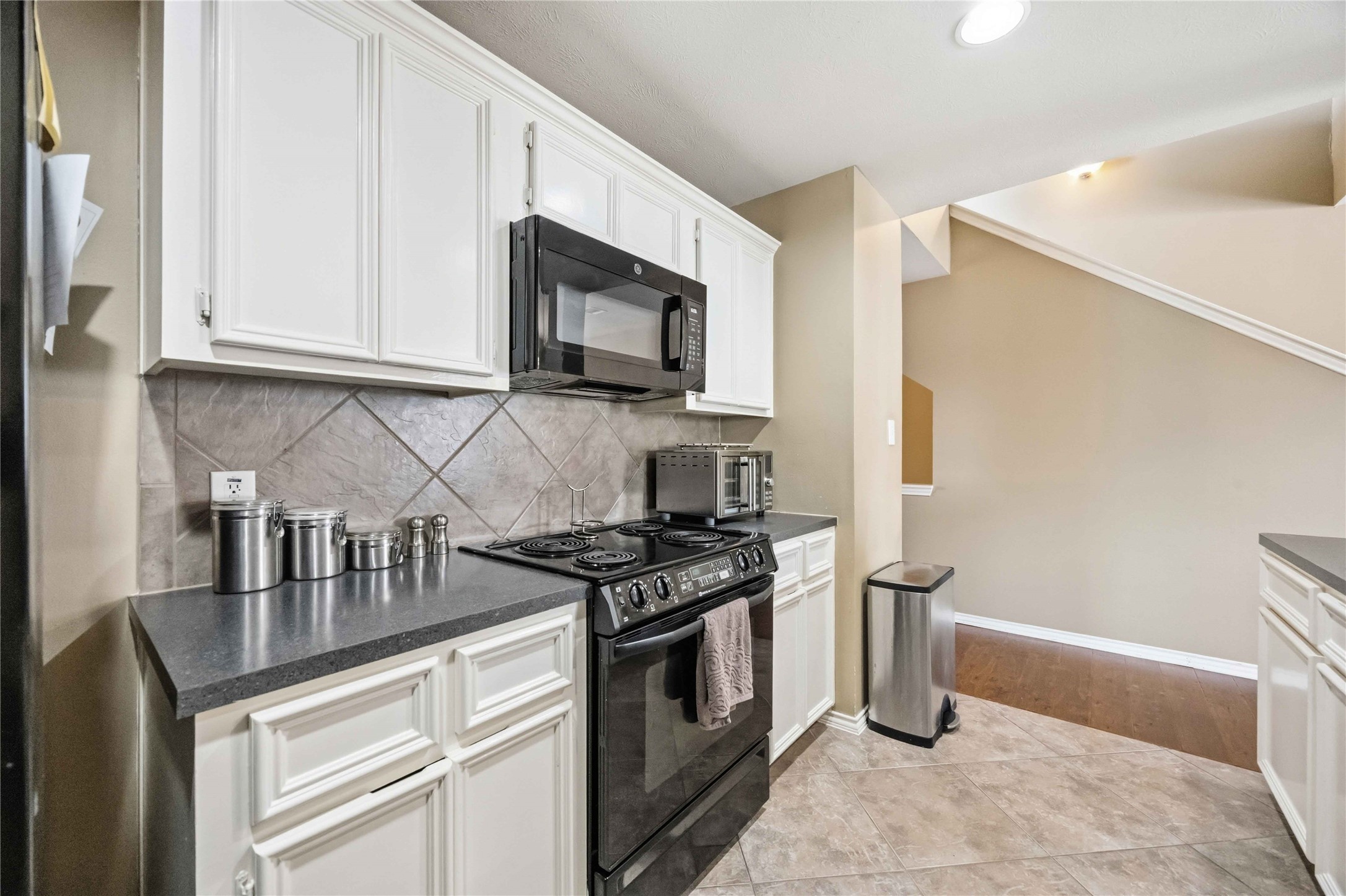 7014 Woodridge Row Drive Property Photo 14