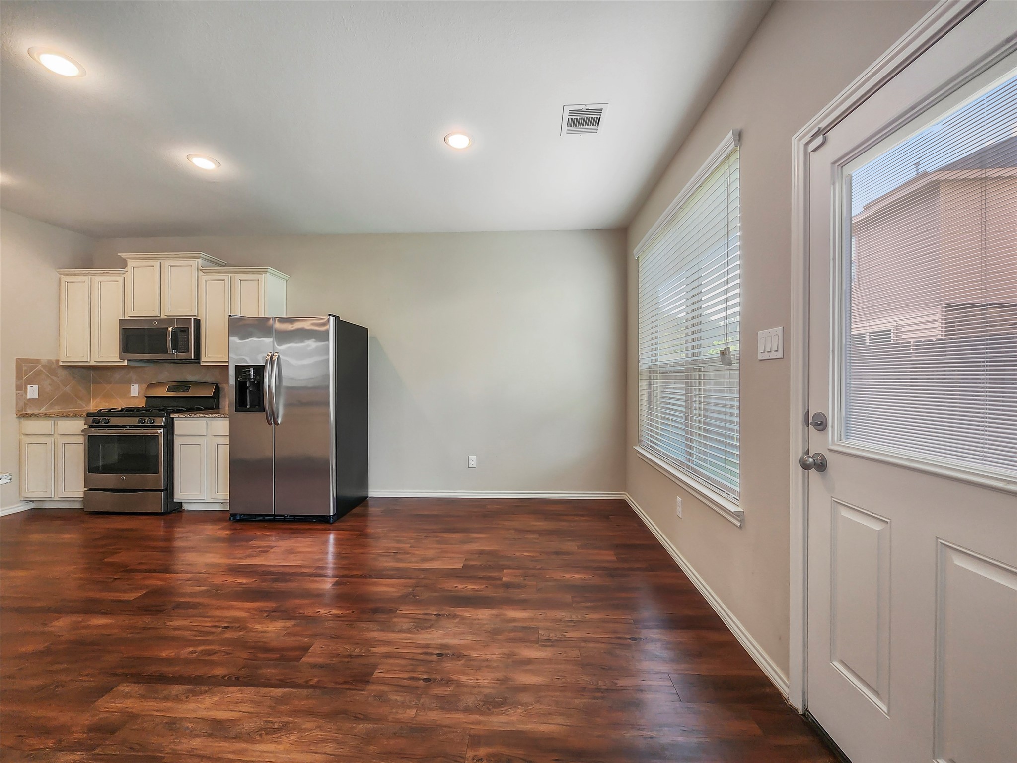 1746 Kilmory Court Property Photo 4